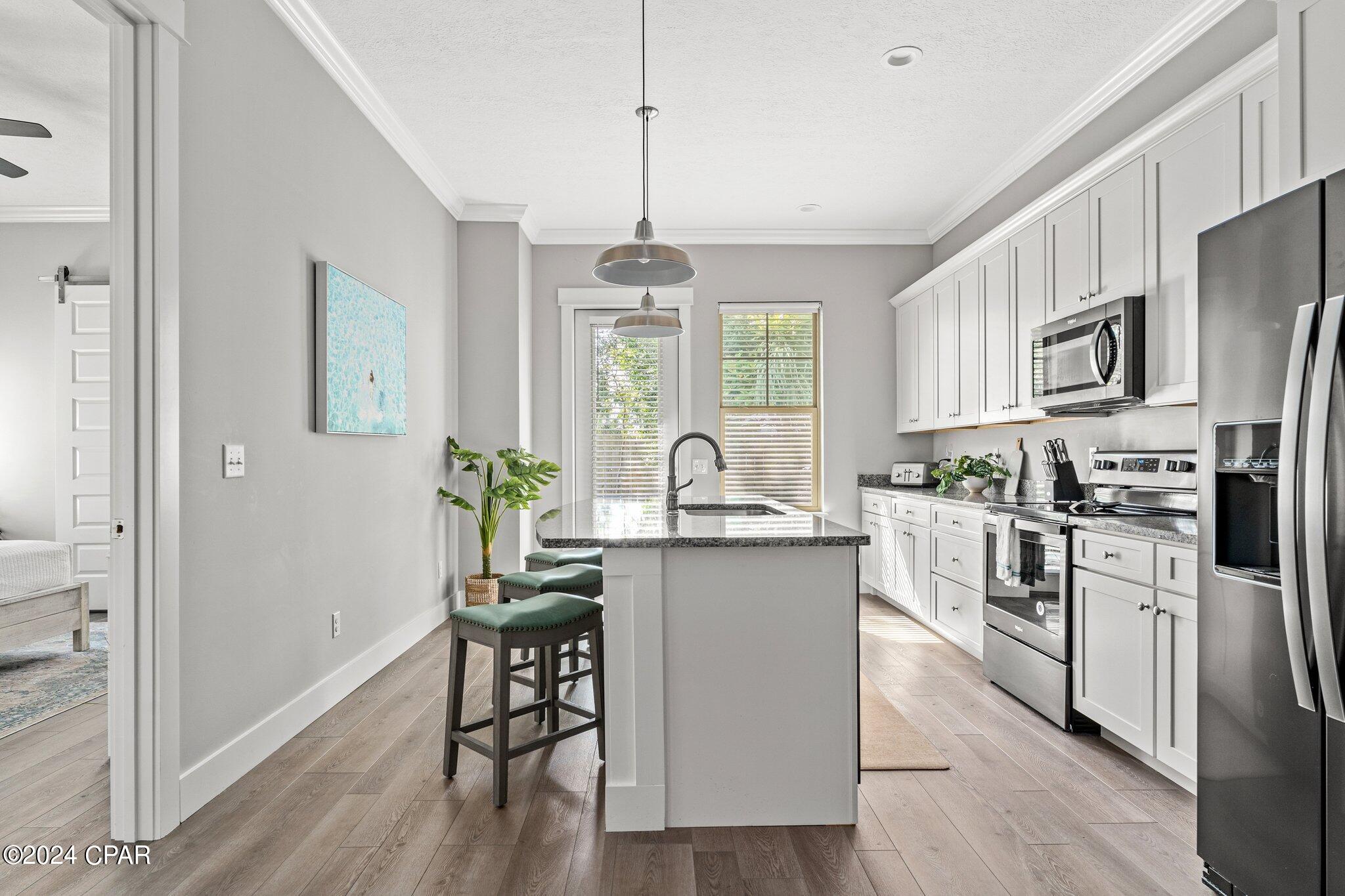 Laguna Beach Estates 8th Add - Residential