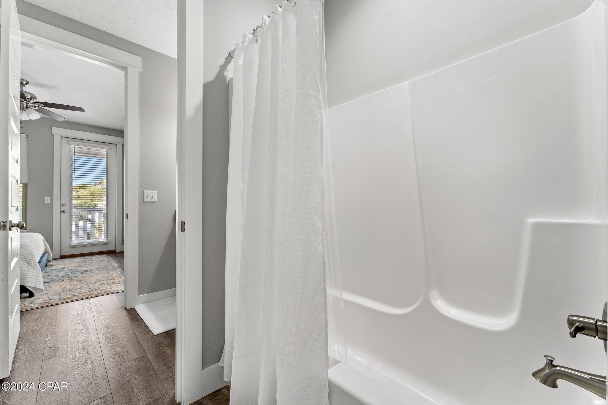 Laguna Beach Estates 8th Add - Residential