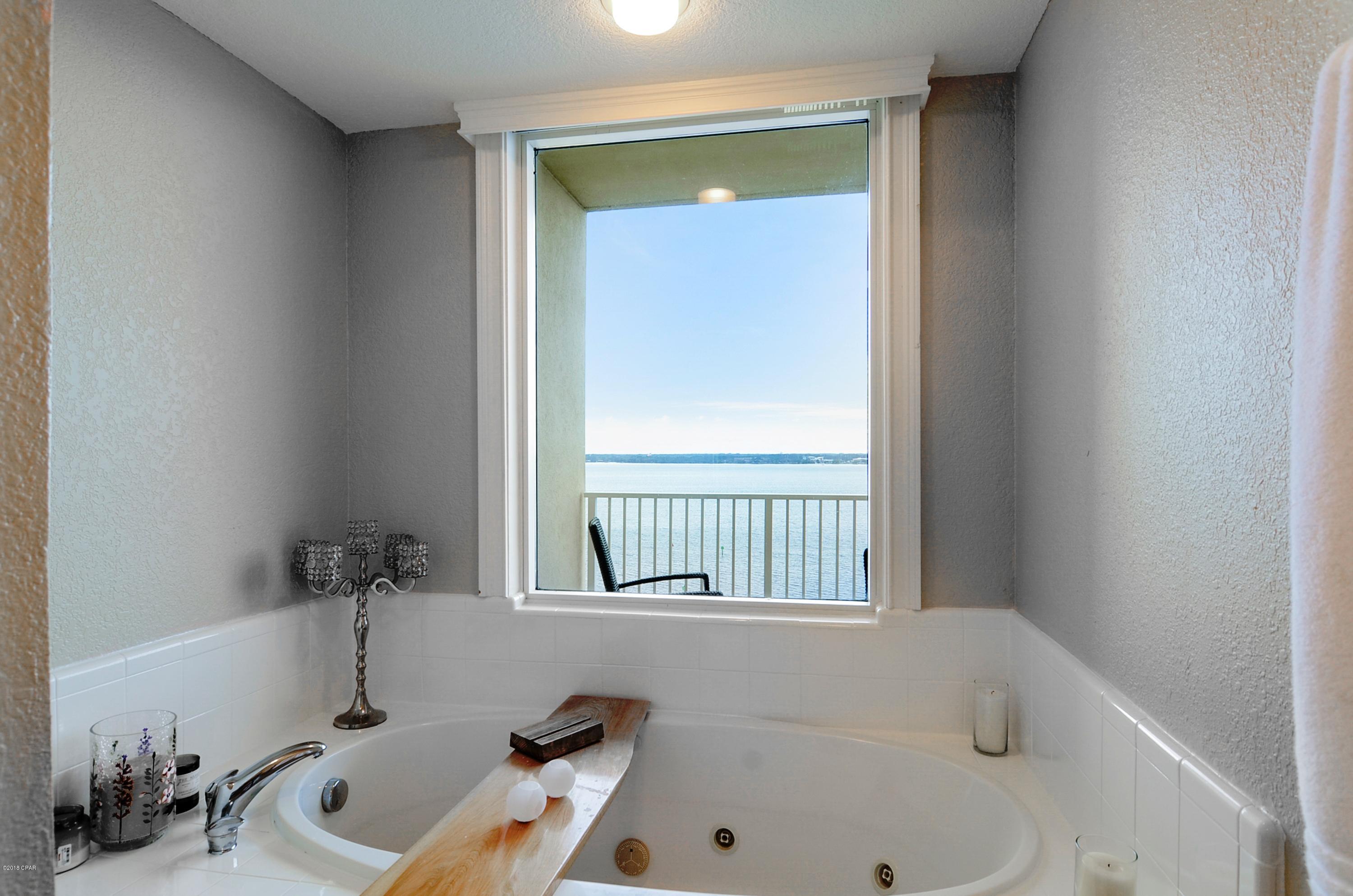 Hibiscus By The Bay - Residential