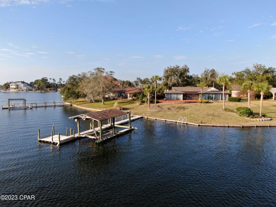 CURRENTLY UNDER CONTRACT.SELLER WILL CONSIDER BACKUP OFFERS >WATERFRONT Property! Large 3 bedroom, 2 1/2 bath  home in Kings Point! Beautiful  oversized lot. This home features spacious living area and dining room overlooking the water. There are 2 fireplaces, a sitting area and game room. The kitchen features a dishwasher, double oven, refrigerator and an extra ice maker. There is a multi purpose room large enough for all your hobbies. Large pantry/laundry area . Large garage also!  There is also a boat dock and boat house ! New Roof! Best of all the unobstructed view of the water!! Make an appt to see this one today!