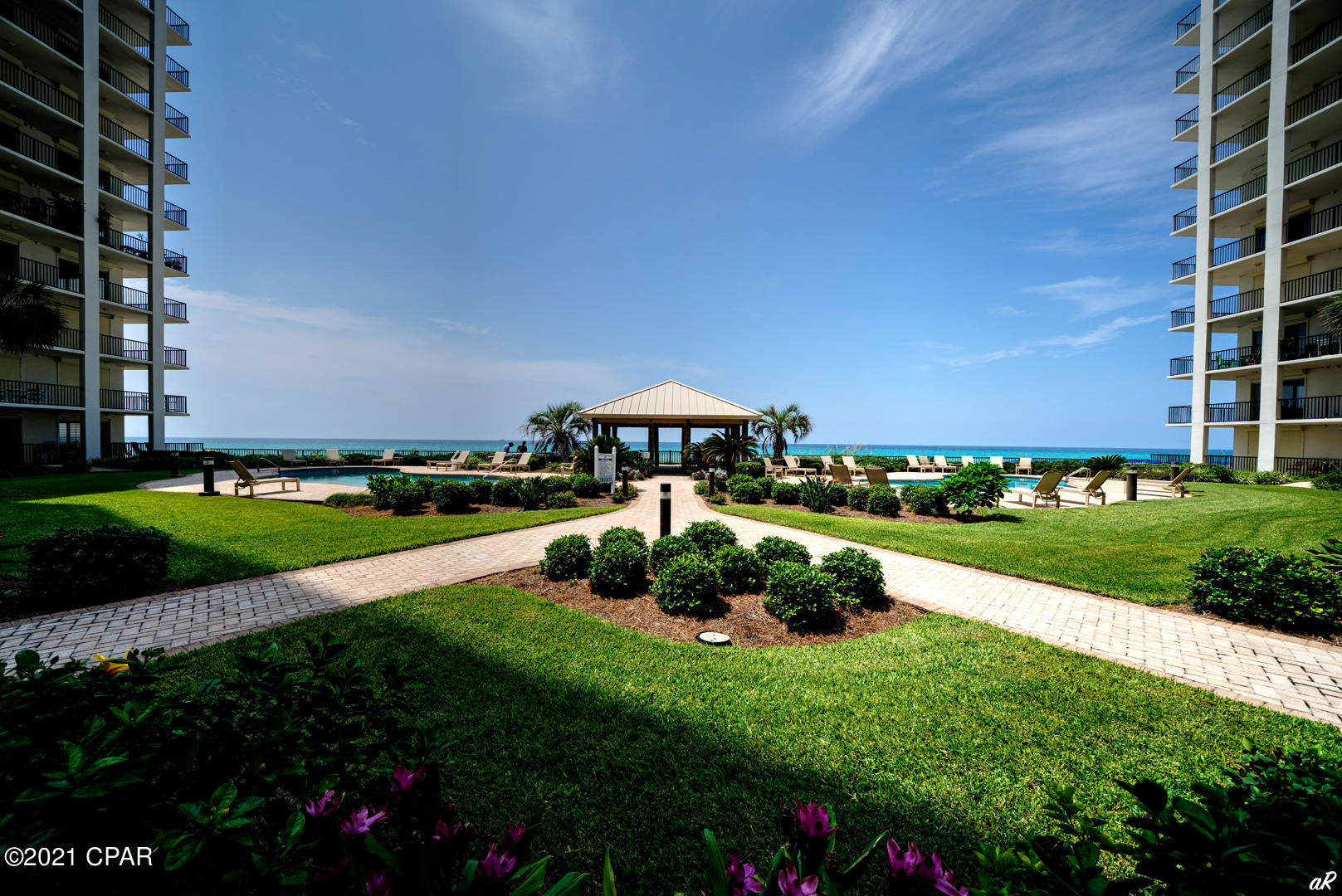 Summerwinds Condo - Residential