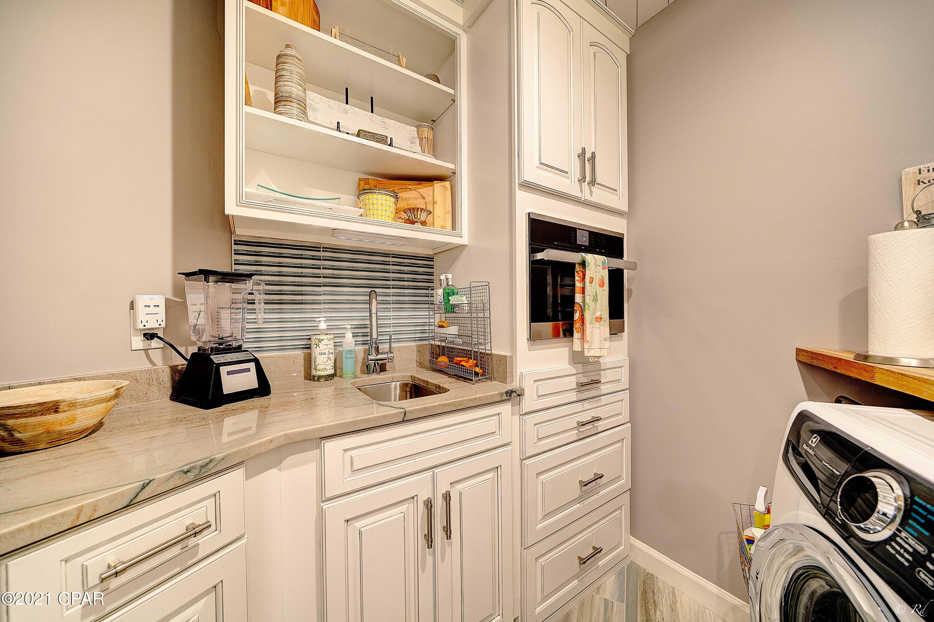 Summerwinds Condo - Residential