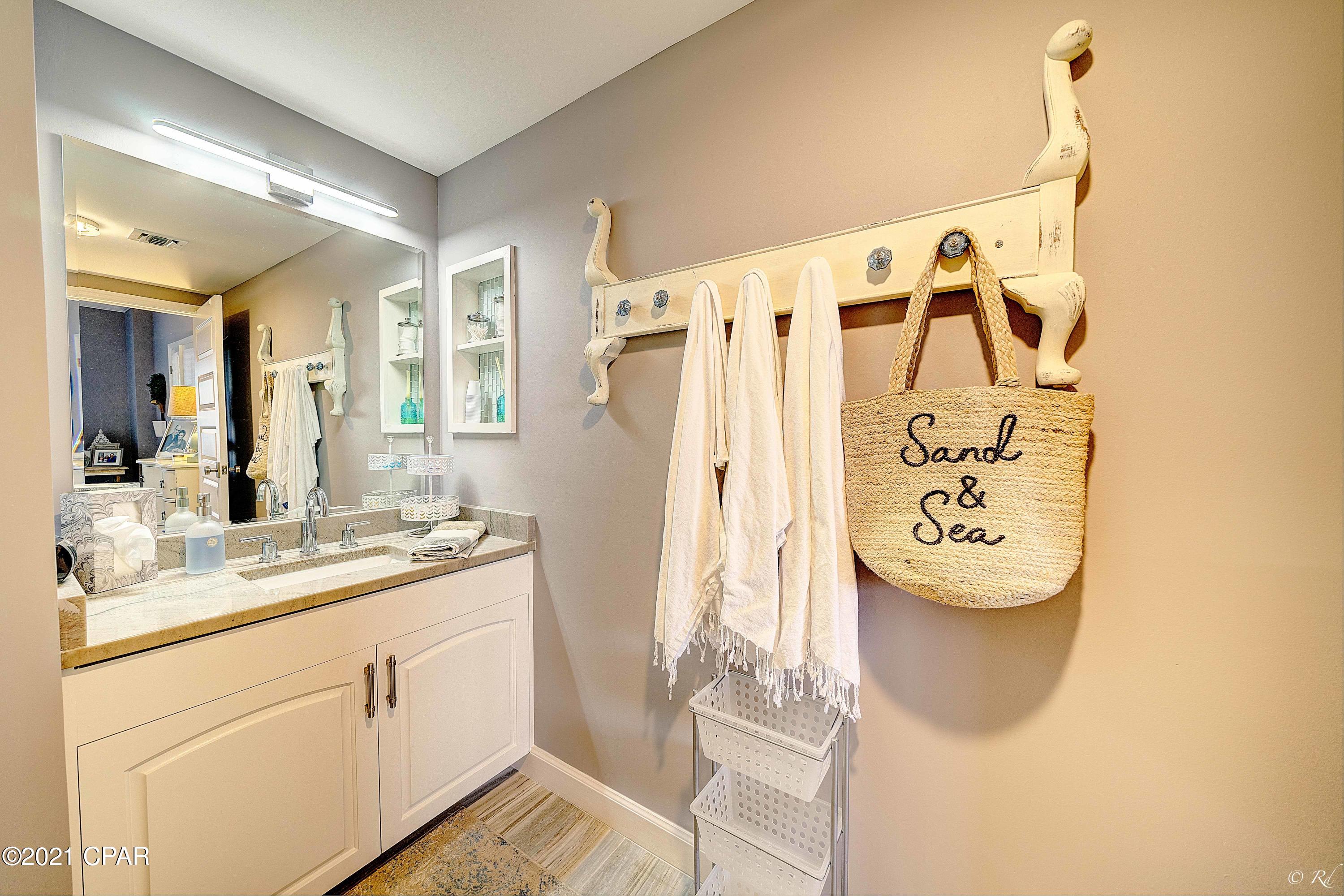 Summerwinds Condo - Residential