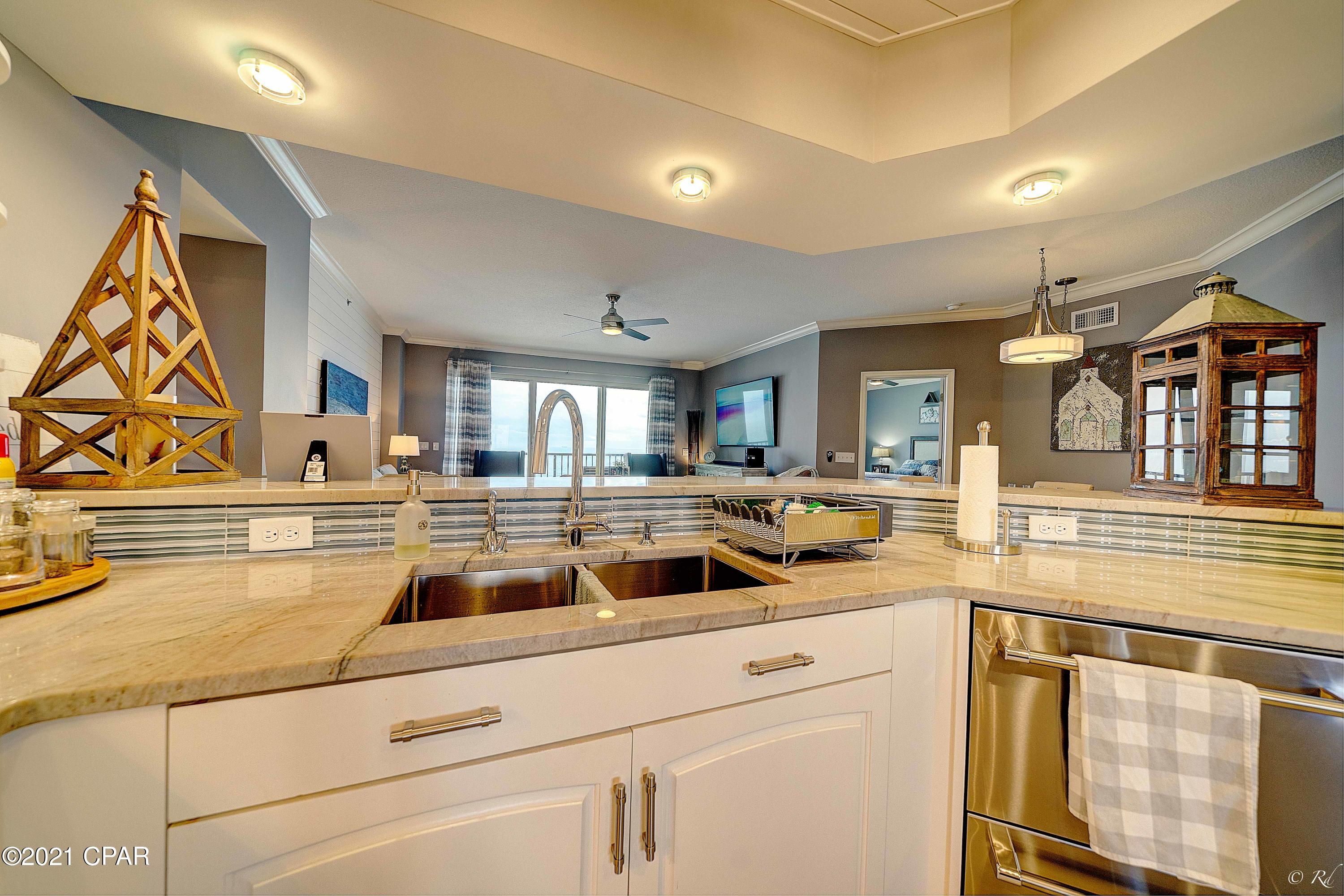 Summerwinds Condo - Residential