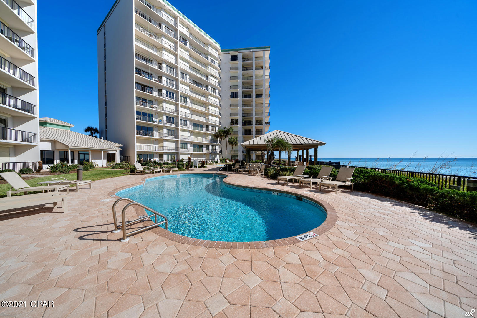 Summerwinds Condo - Residential