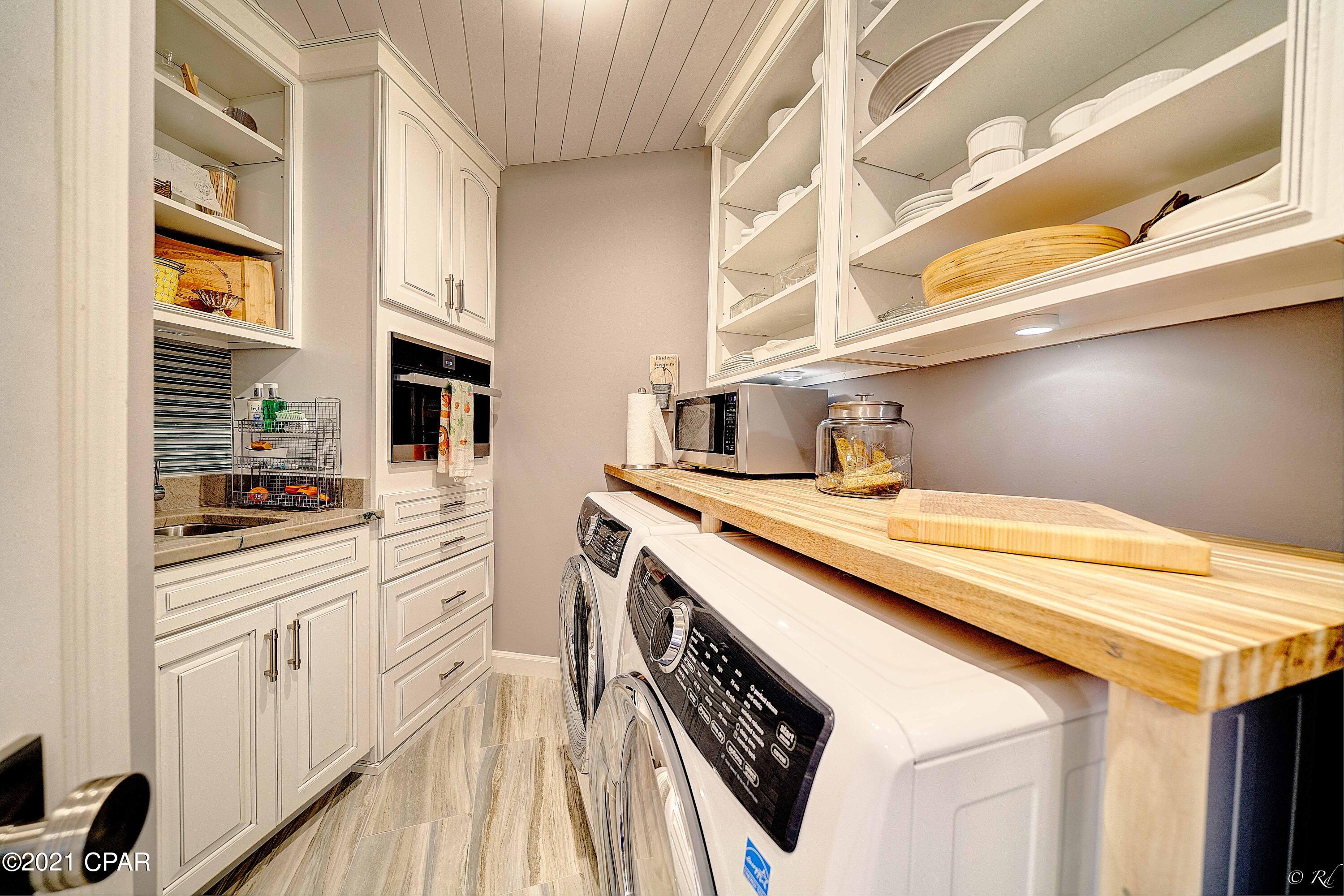 Summerwinds Condo - Residential