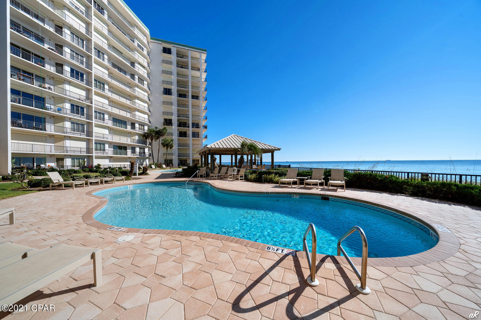 Summerwinds Condo - Residential