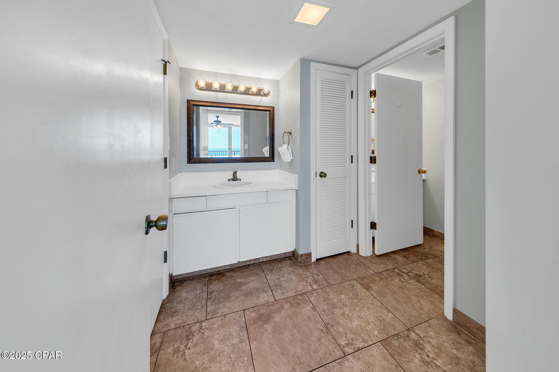 Seachase Condo - Residential