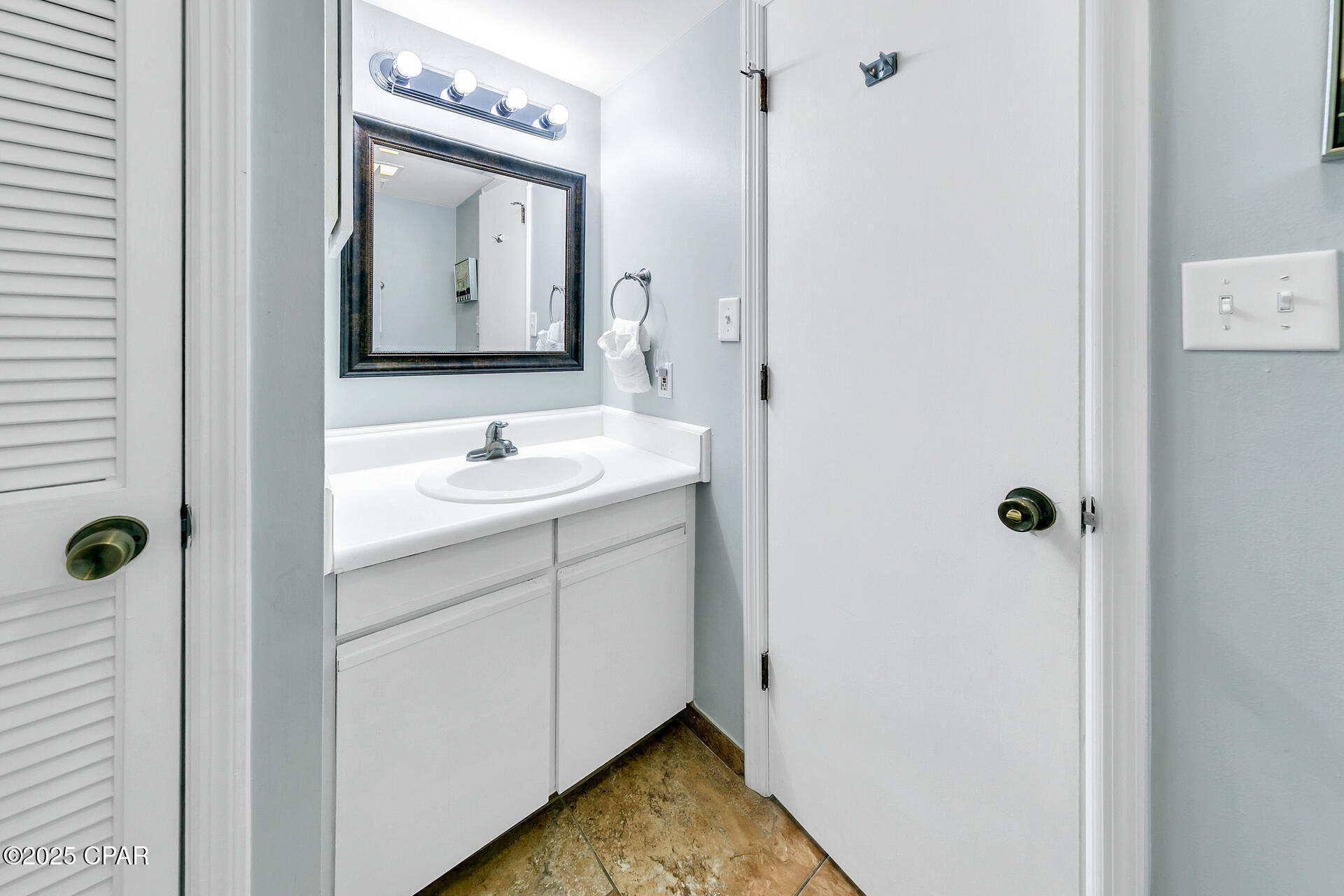 Seachase Condo - Residential