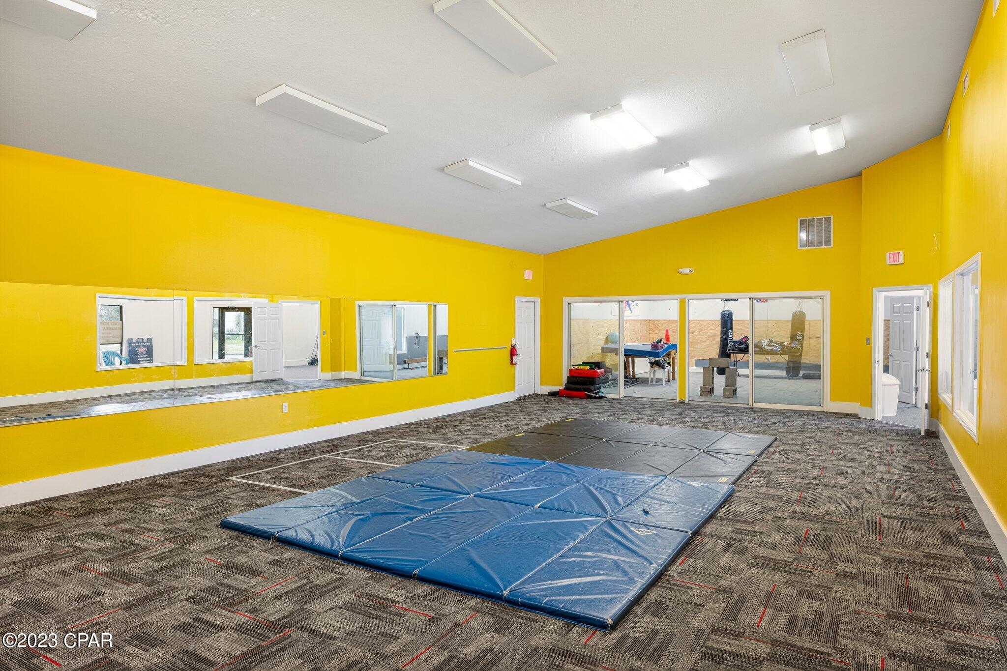 [No Recorded Subdiv] - Commercial Sale