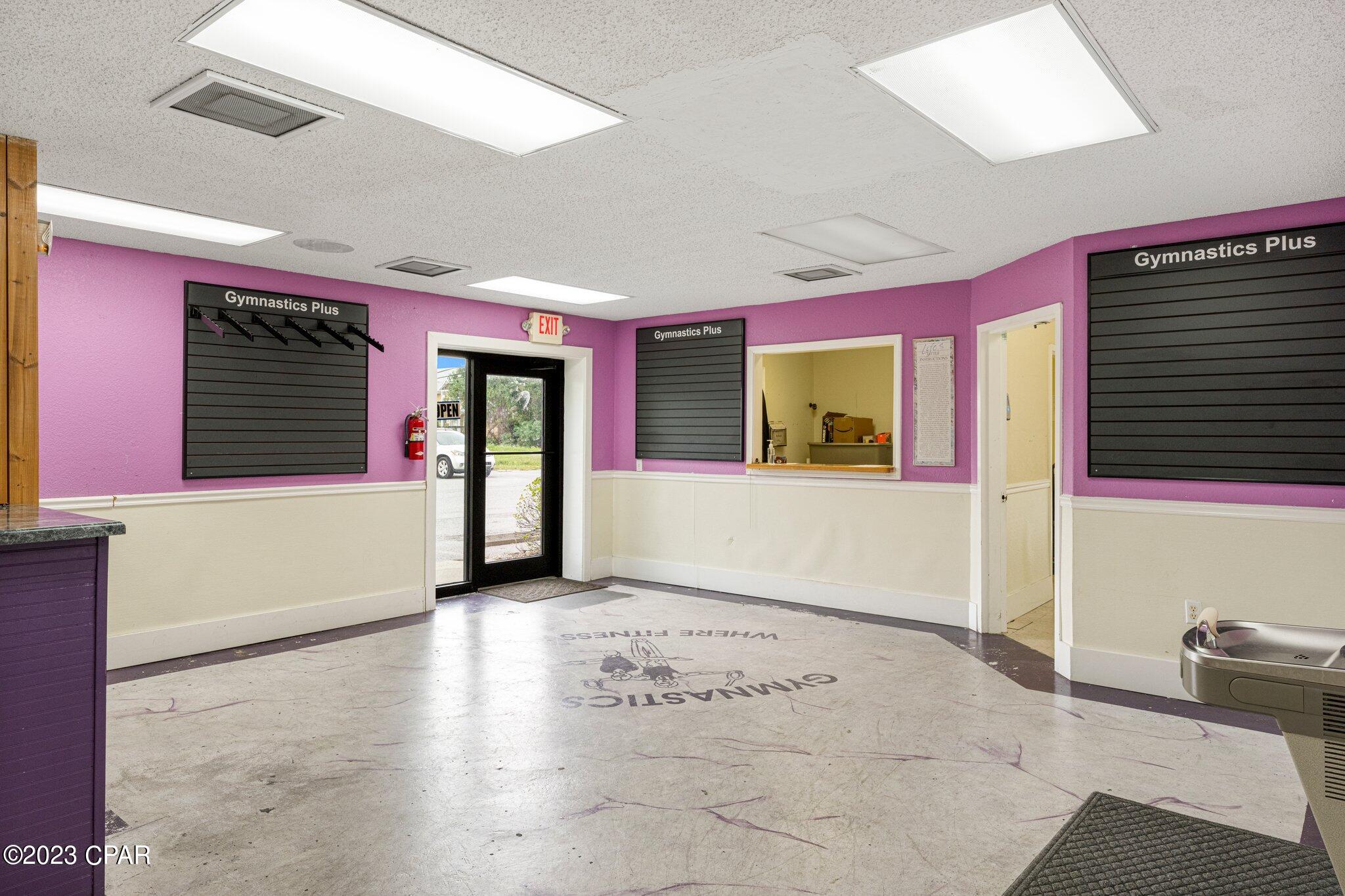 [No Recorded Subdiv] - Commercial Sale