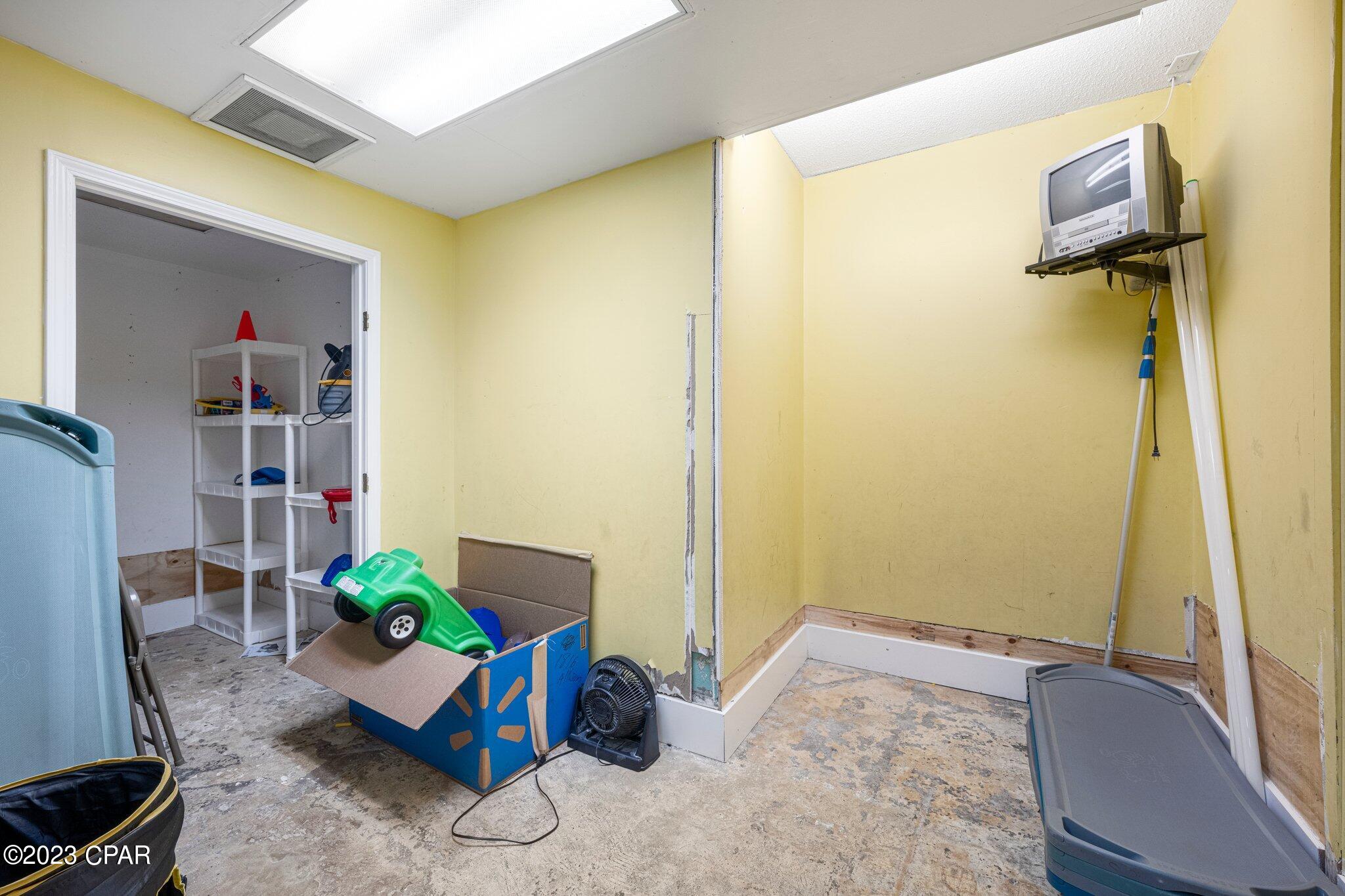 [No Recorded Subdiv] - Commercial Sale