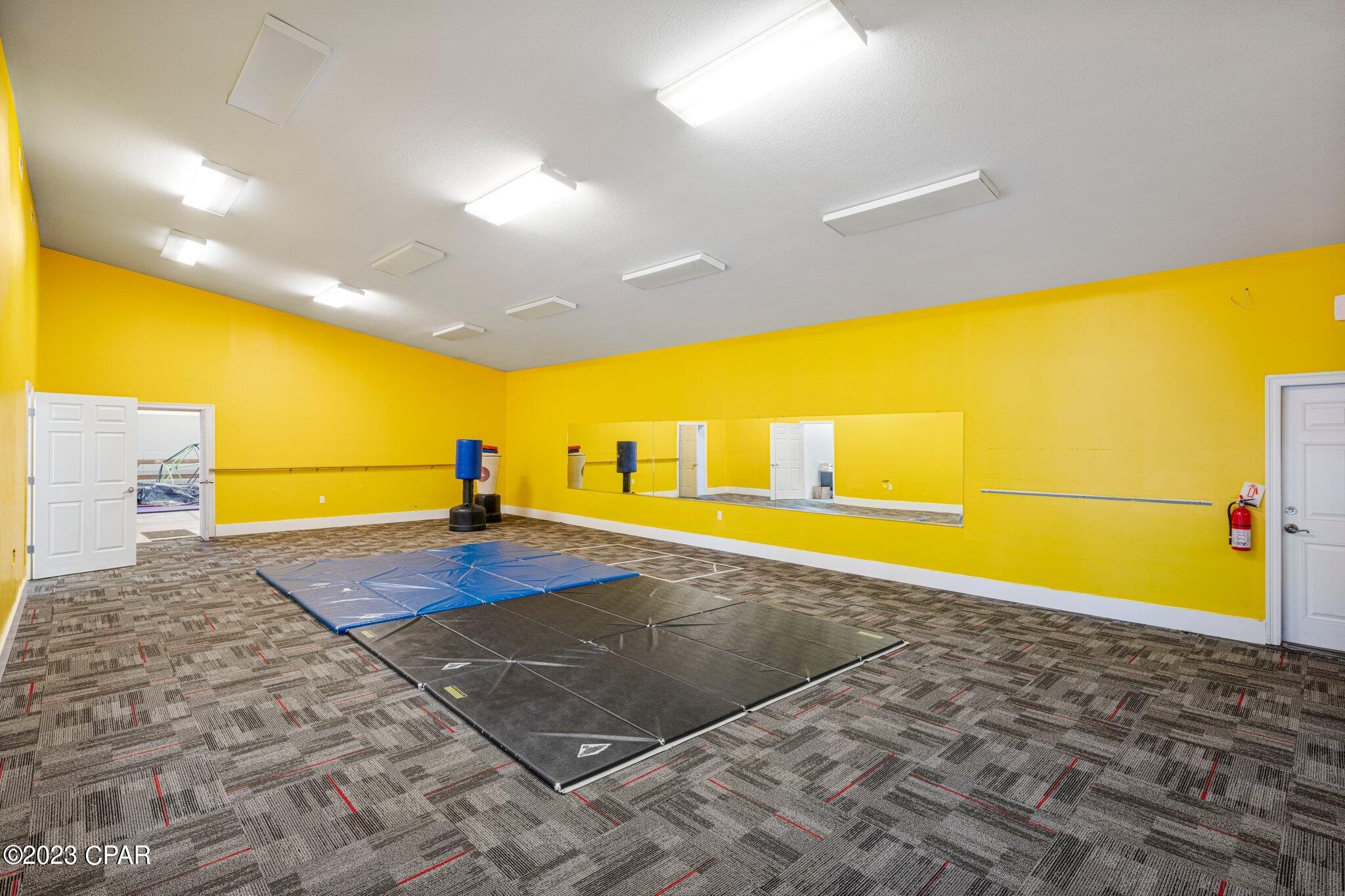 [No Recorded Subdiv] - Commercial Sale