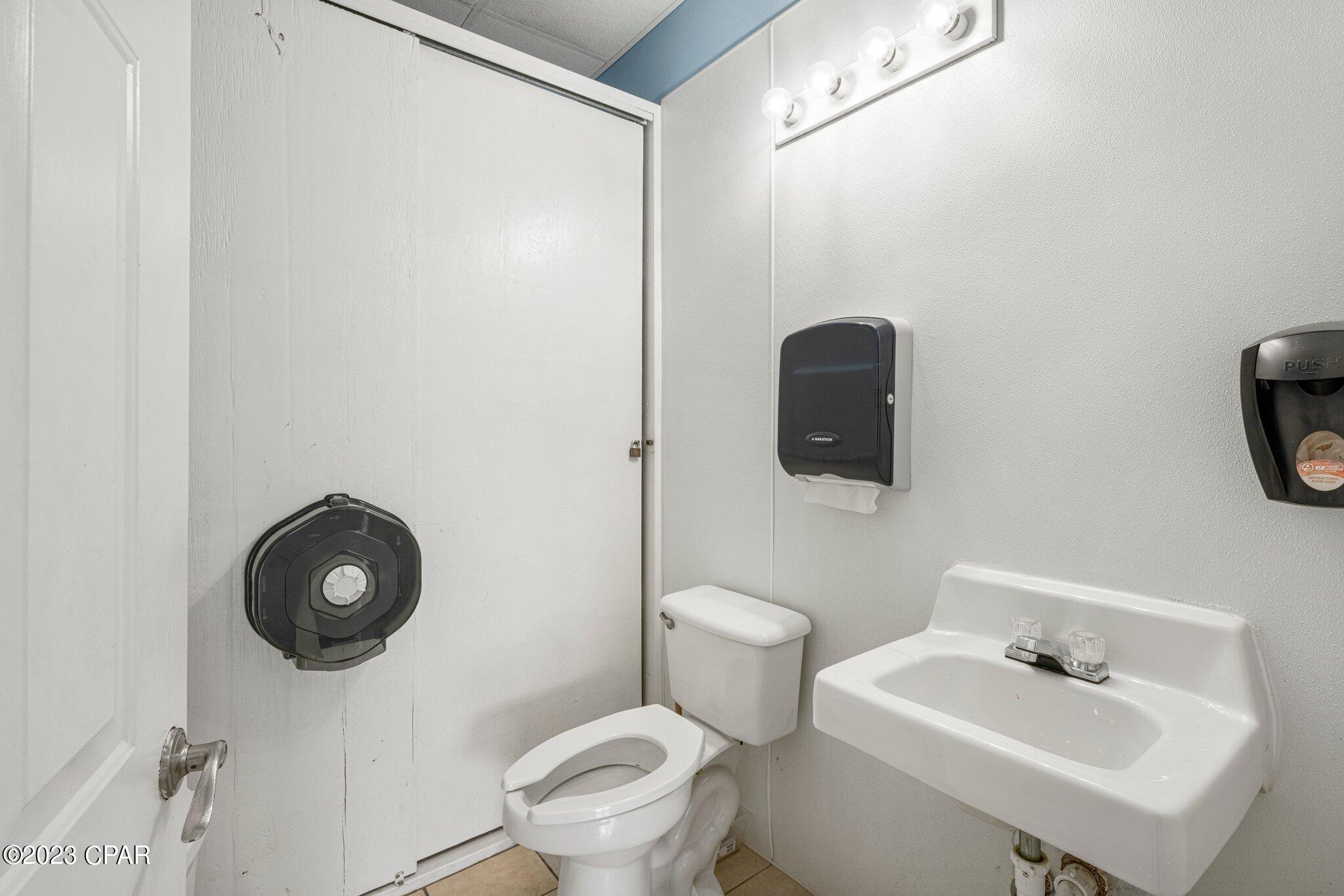 [No Recorded Subdiv] - Commercial Sale