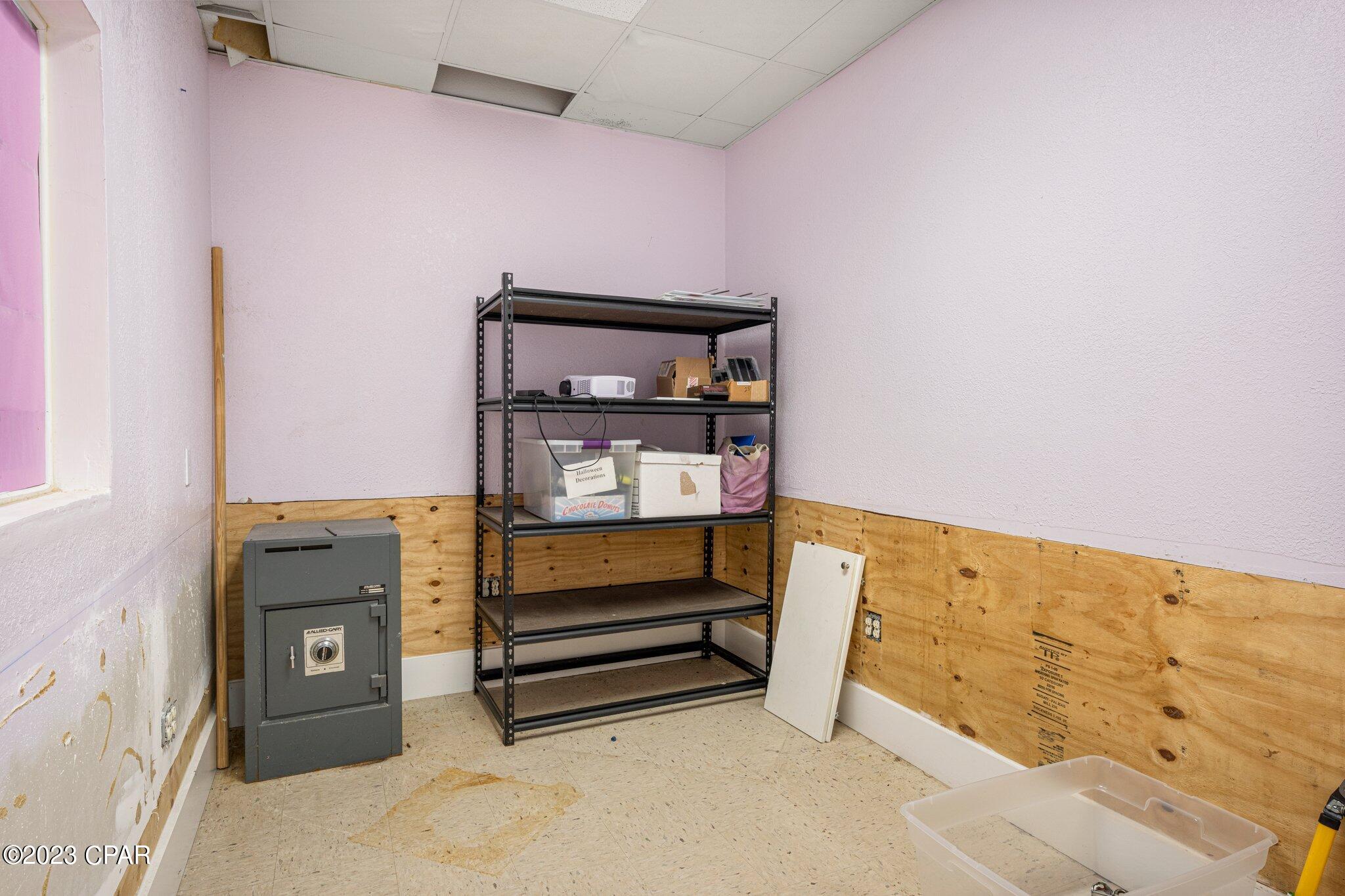 [No Recorded Subdiv] - Commercial Sale