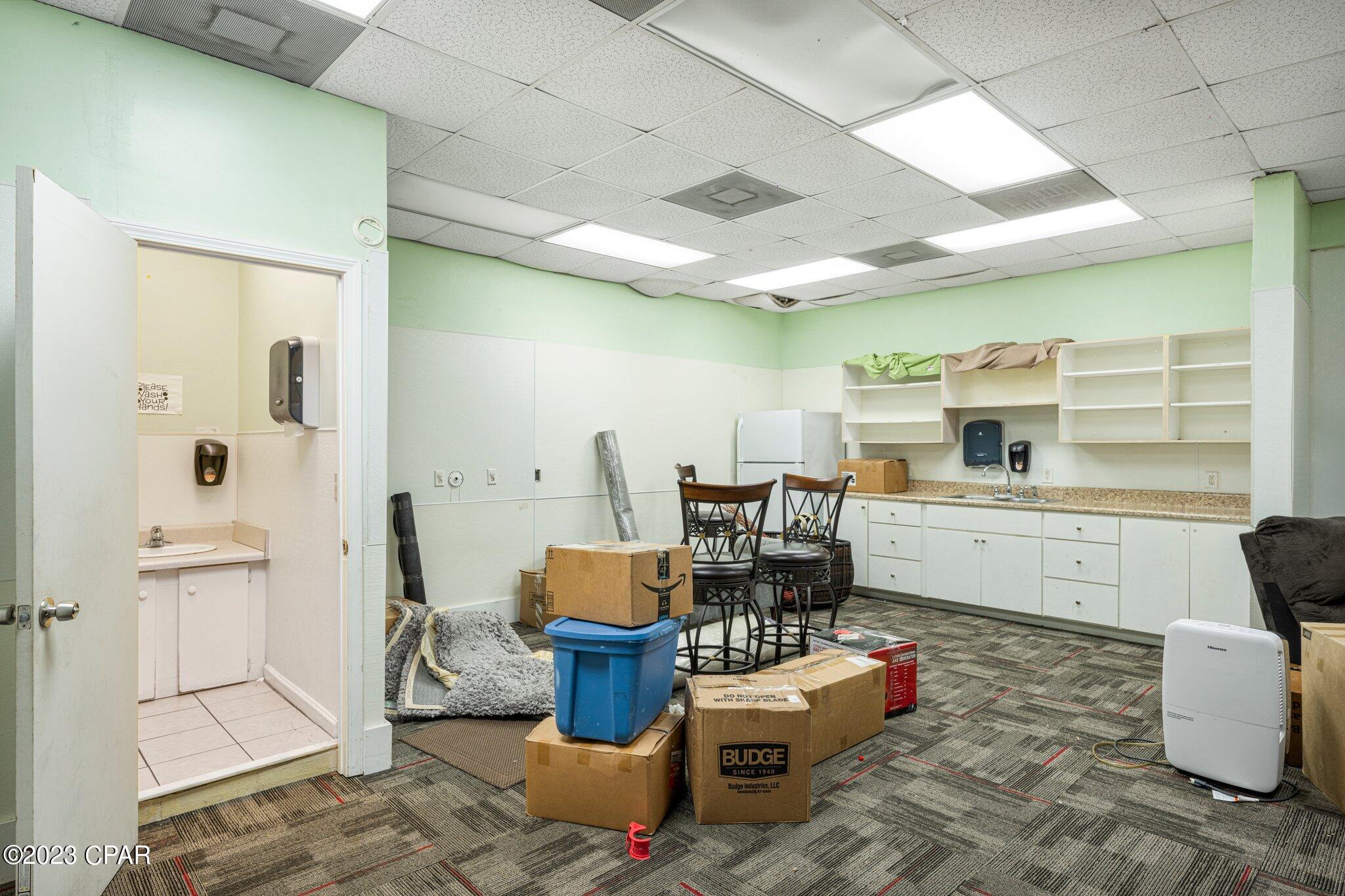 [No Recorded Subdiv] - Commercial Sale