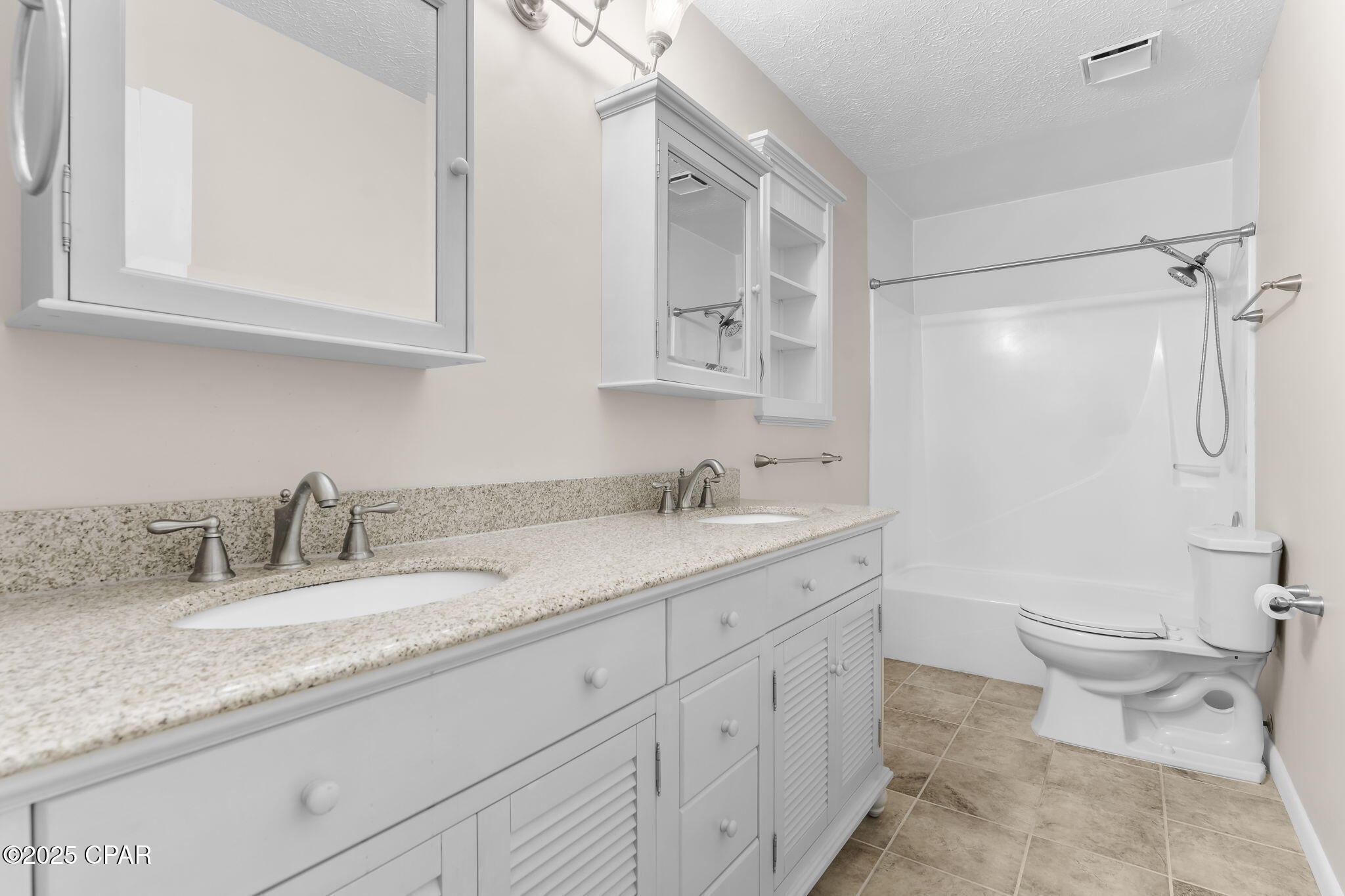 Venetian Villa 1st Add Replat - Residential