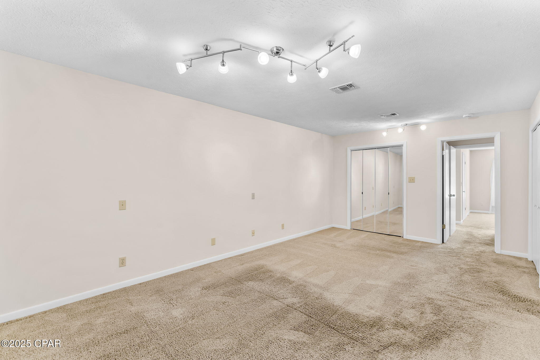 Venetian Villa 1st Add Replat - Residential