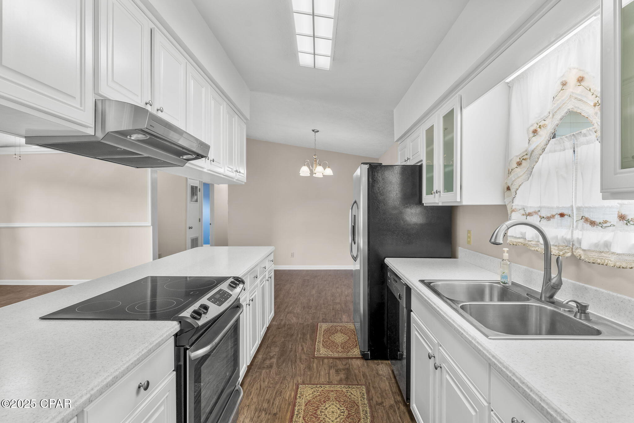 Venetian Villa 1st Add Replat - Residential