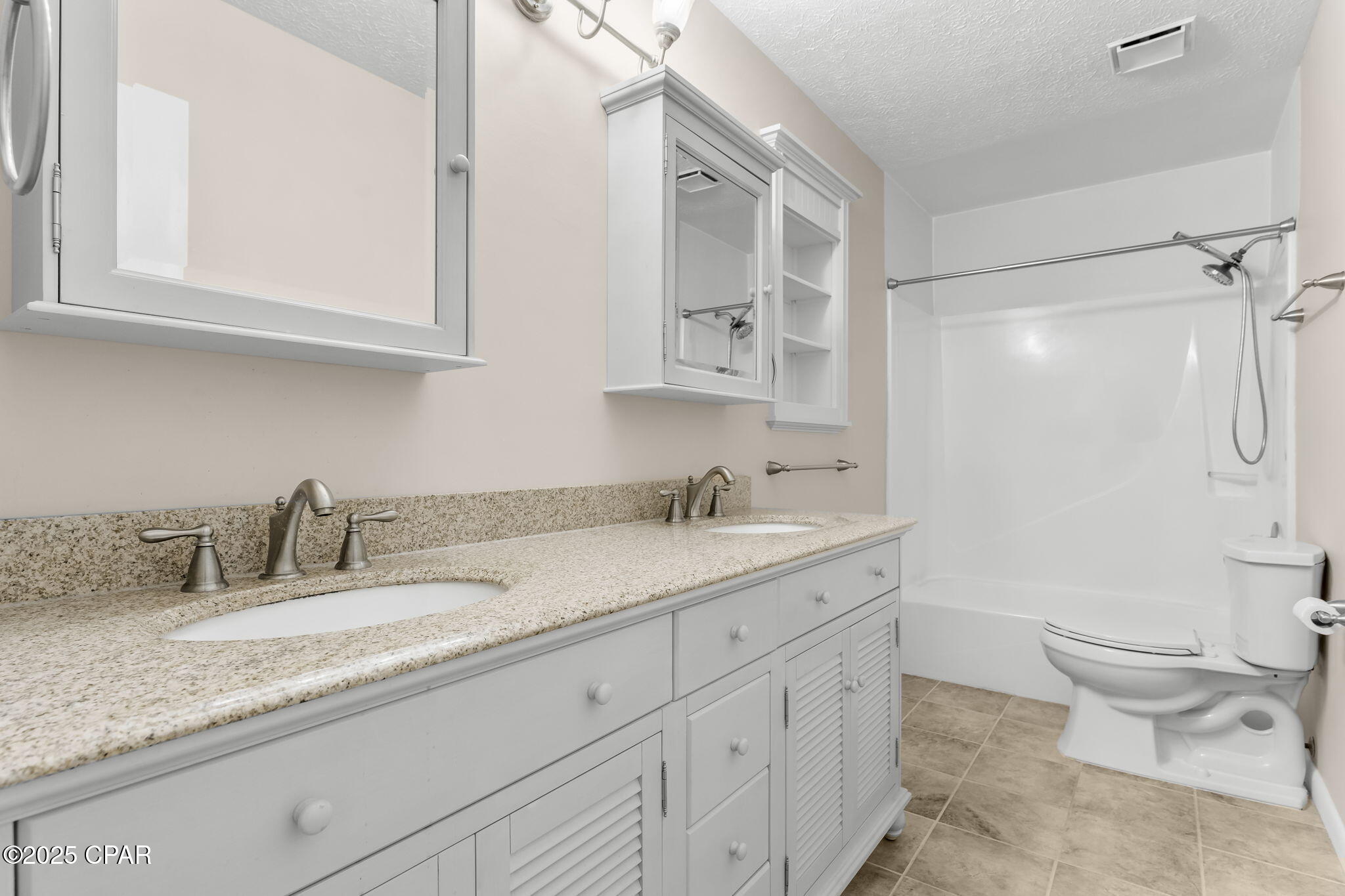 Venetian Villa 1st Add Replat - Residential