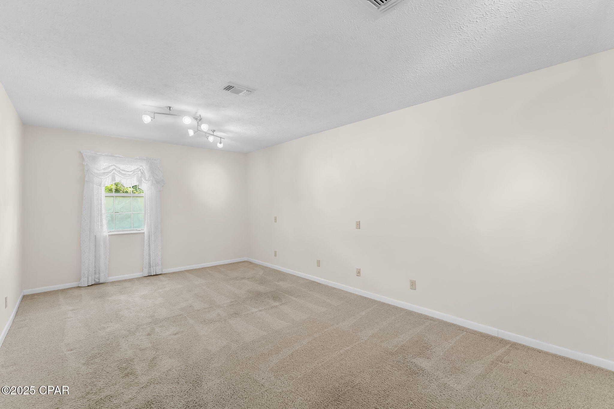 Venetian Villa 1st Add Replat - Residential