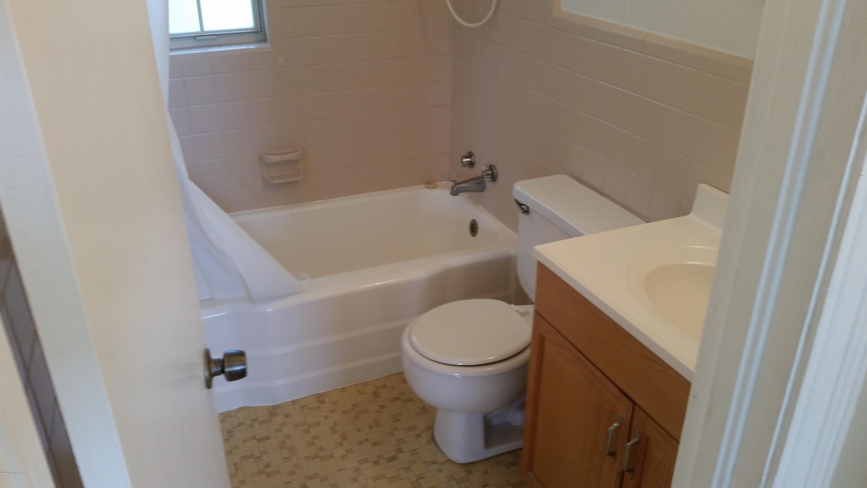 Jinks Sub U-1 - Residential Lease