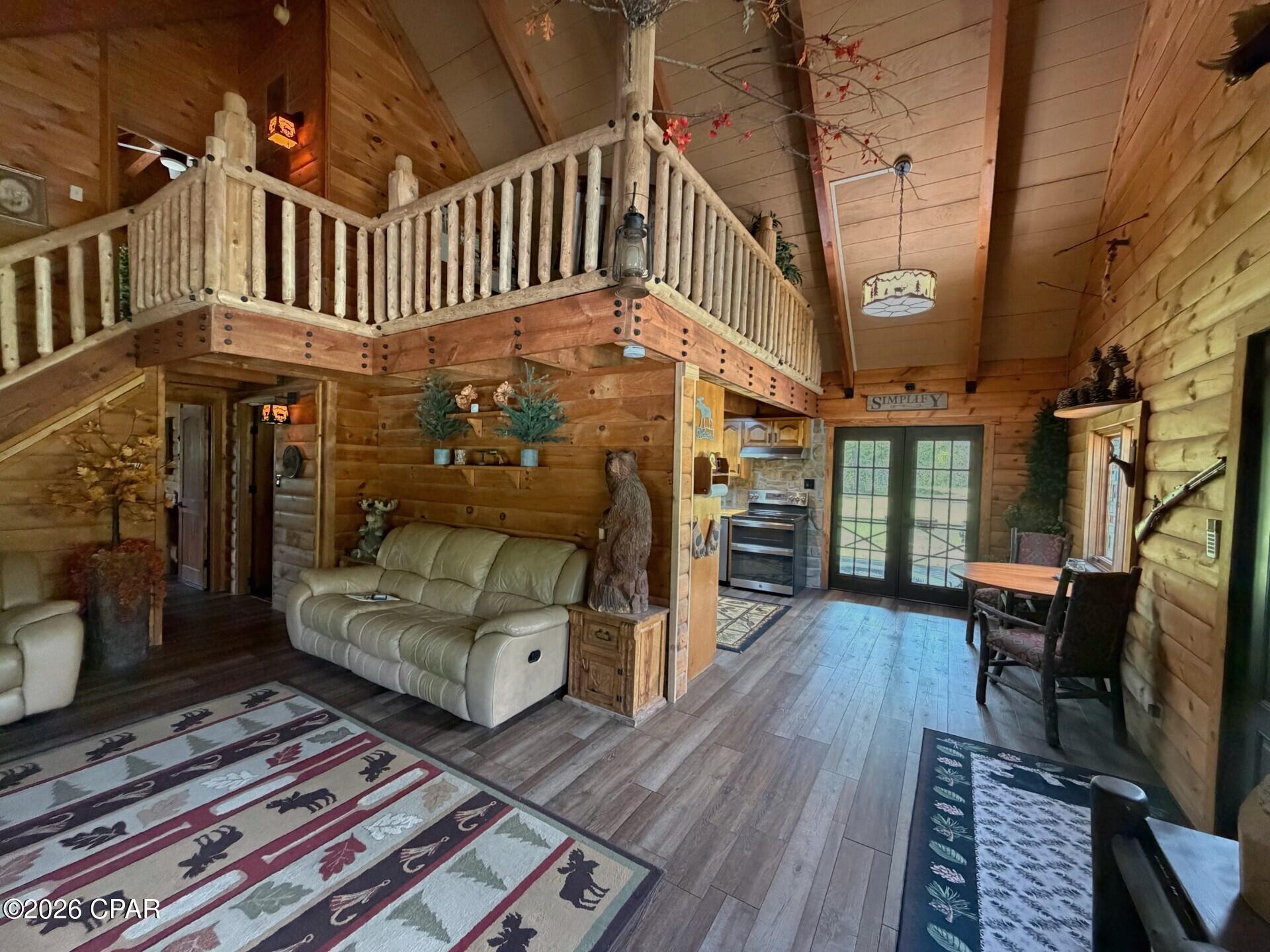 Compass Lake In The Hills - Residential