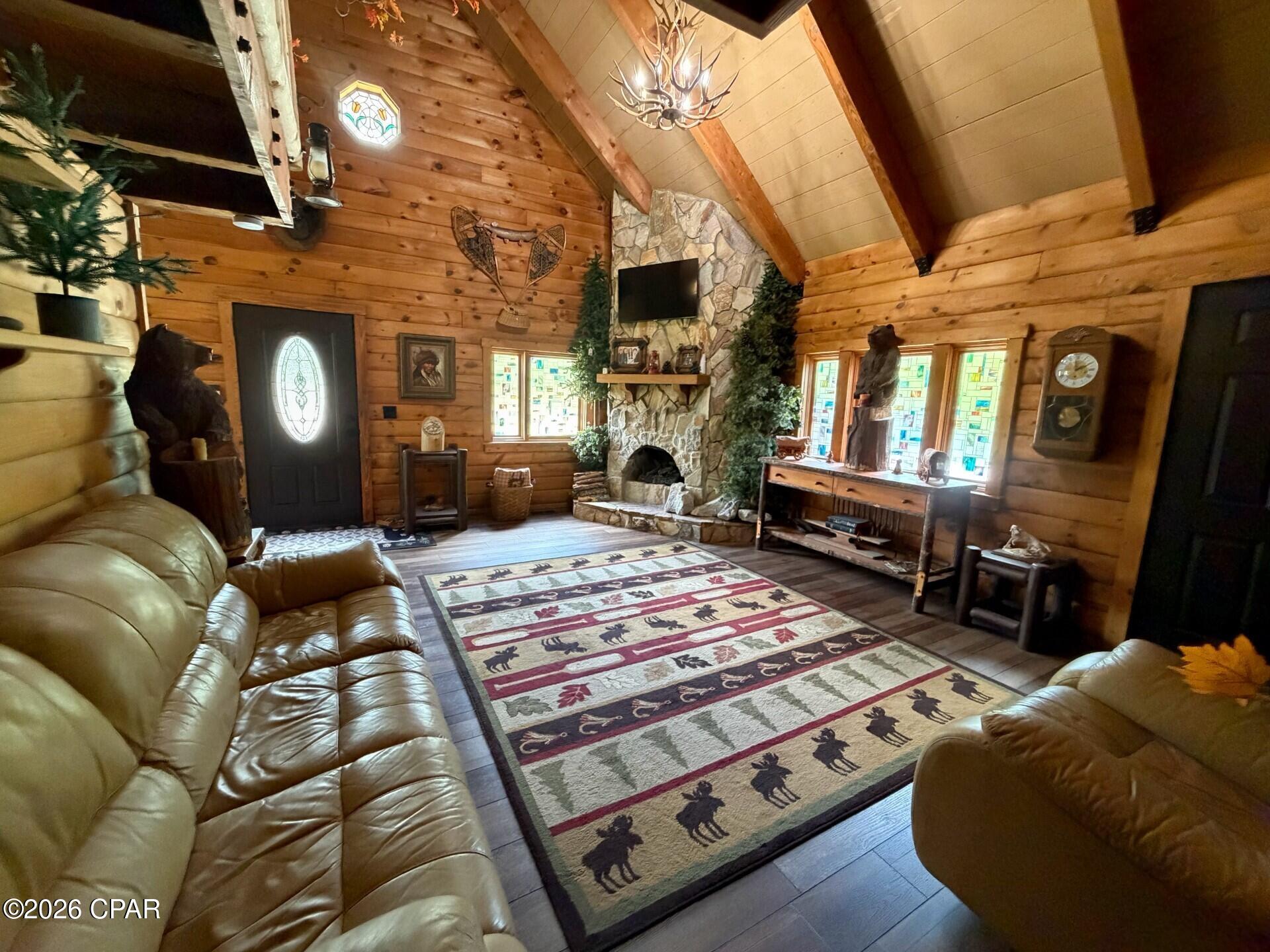 Compass Lake In The Hills - Residential