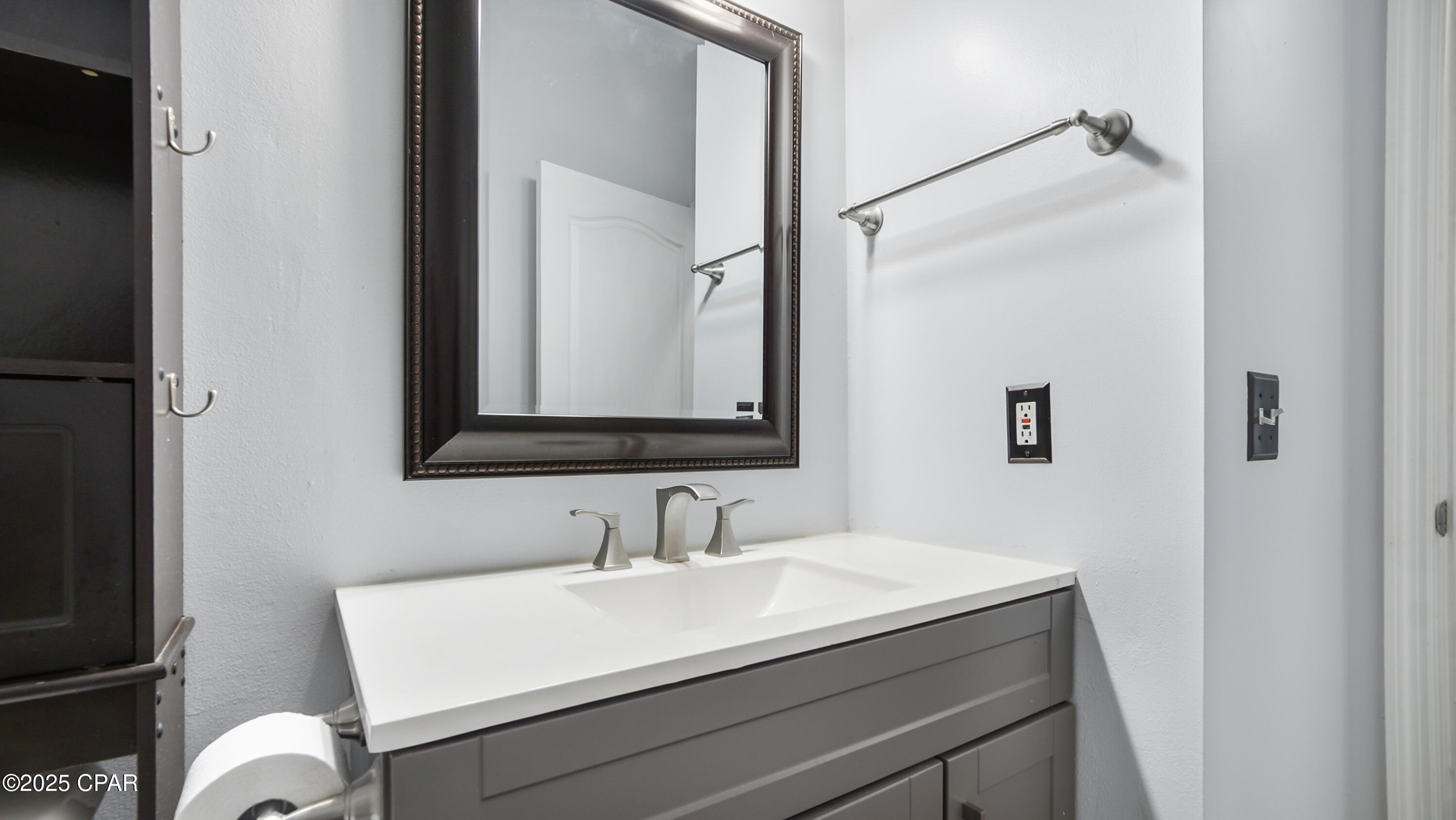 Dolphin Bay - Residential Lease