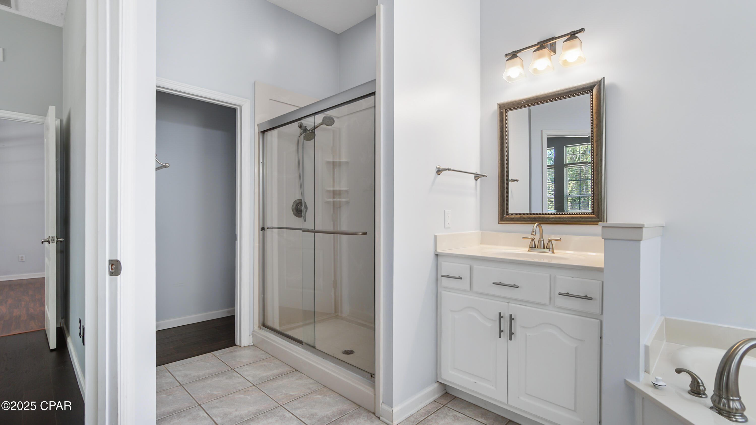 Dolphin Bay - Residential Lease