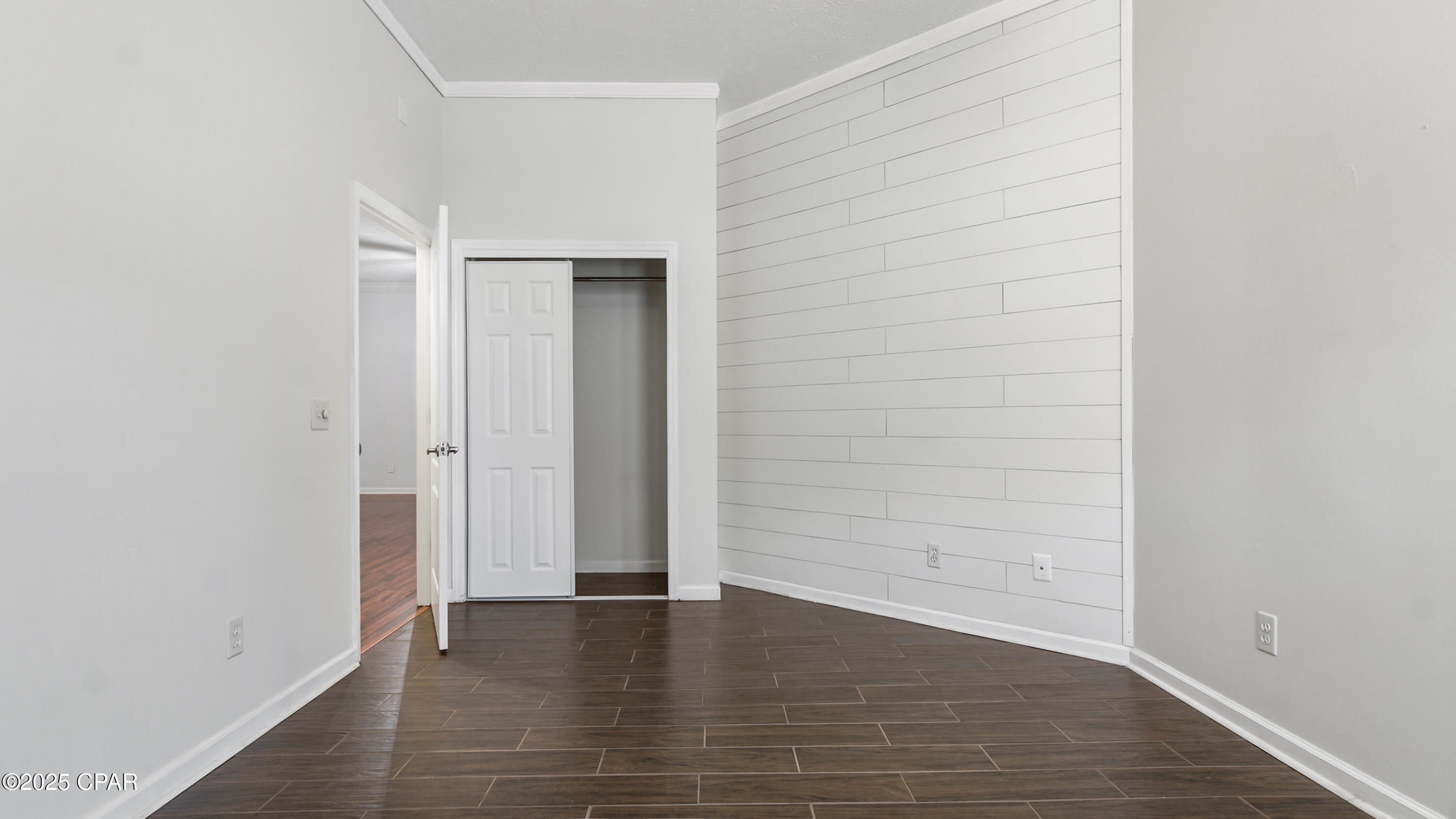 Dolphin Bay - Residential Lease