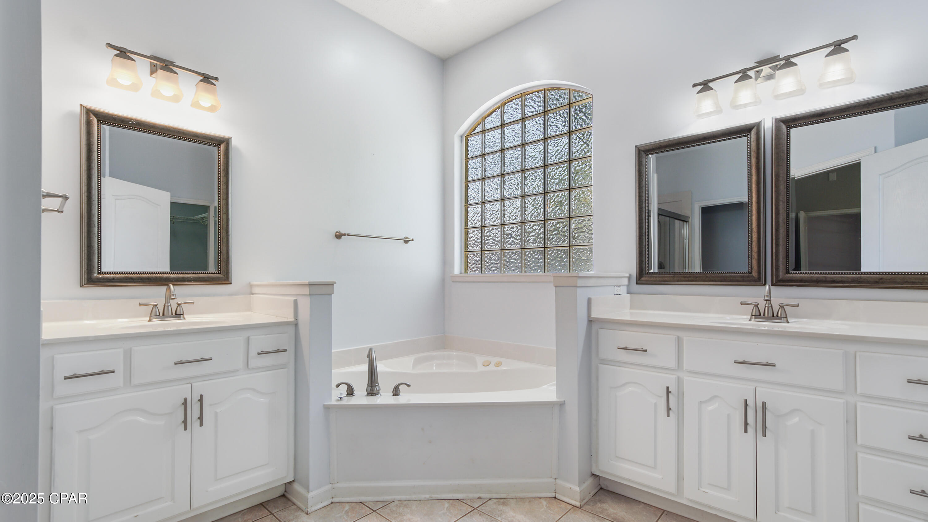 Dolphin Bay - Residential Lease