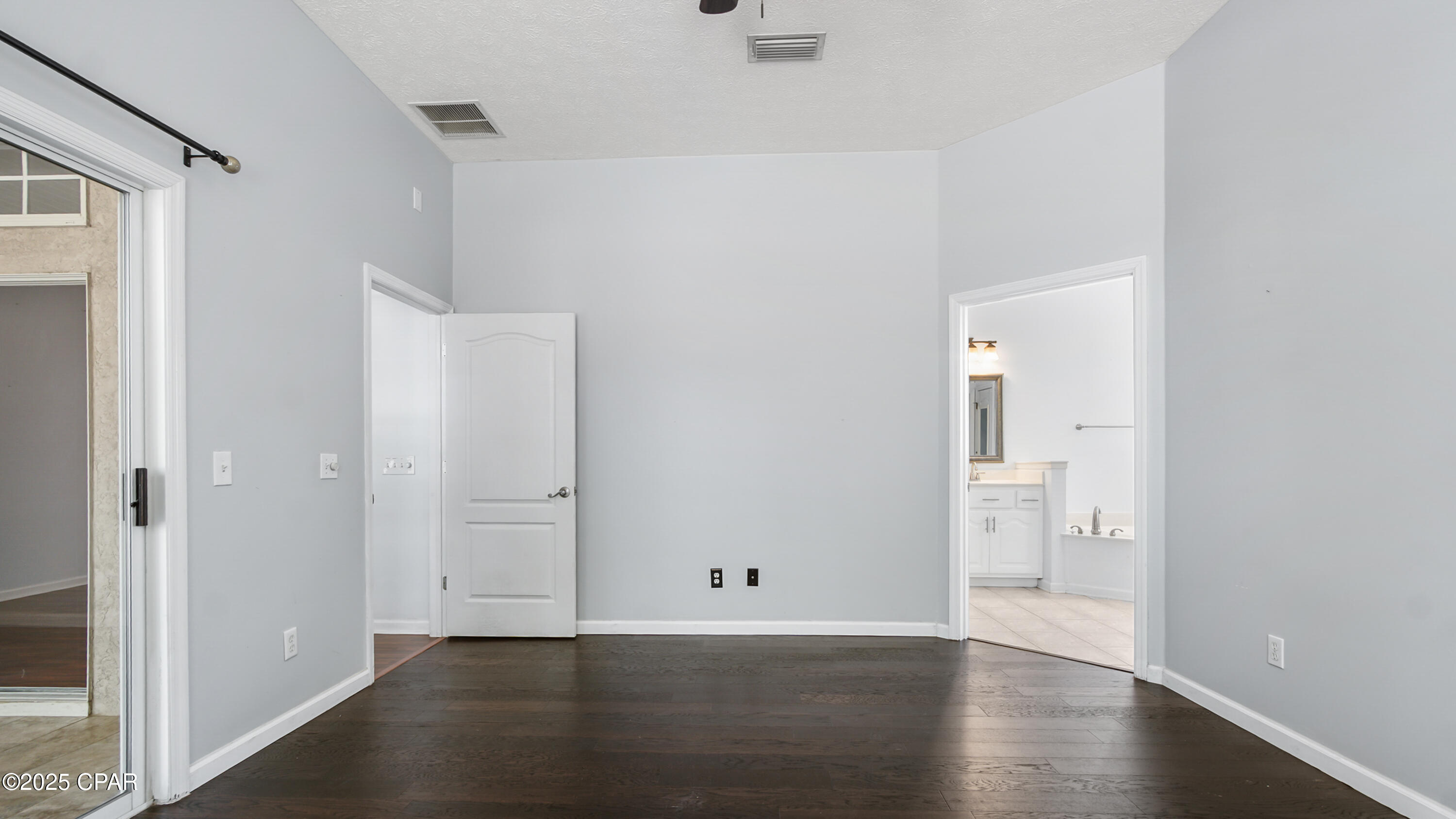 Dolphin Bay - Residential Lease