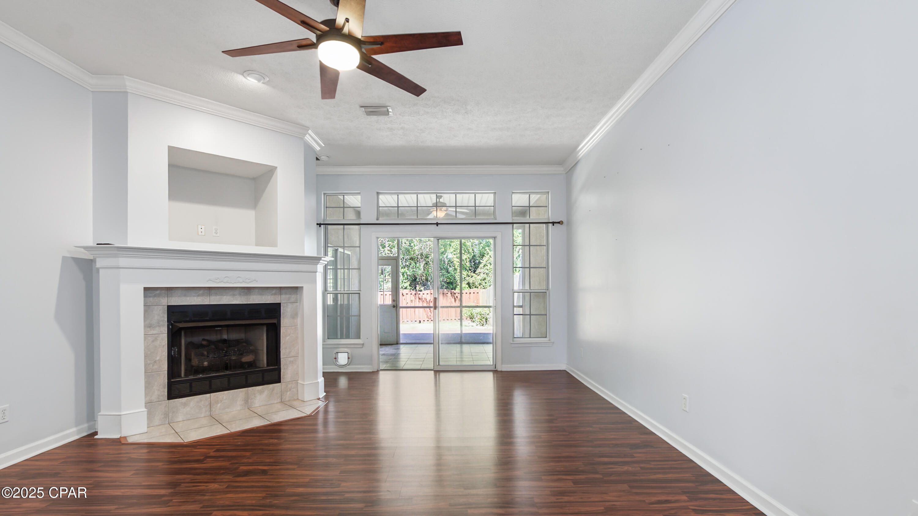 Dolphin Bay - Residential Lease