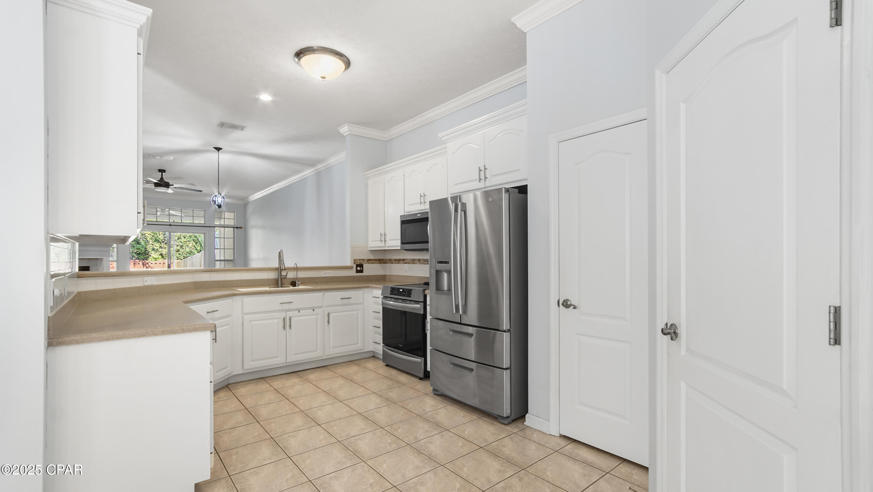 Dolphin Bay - Residential Lease