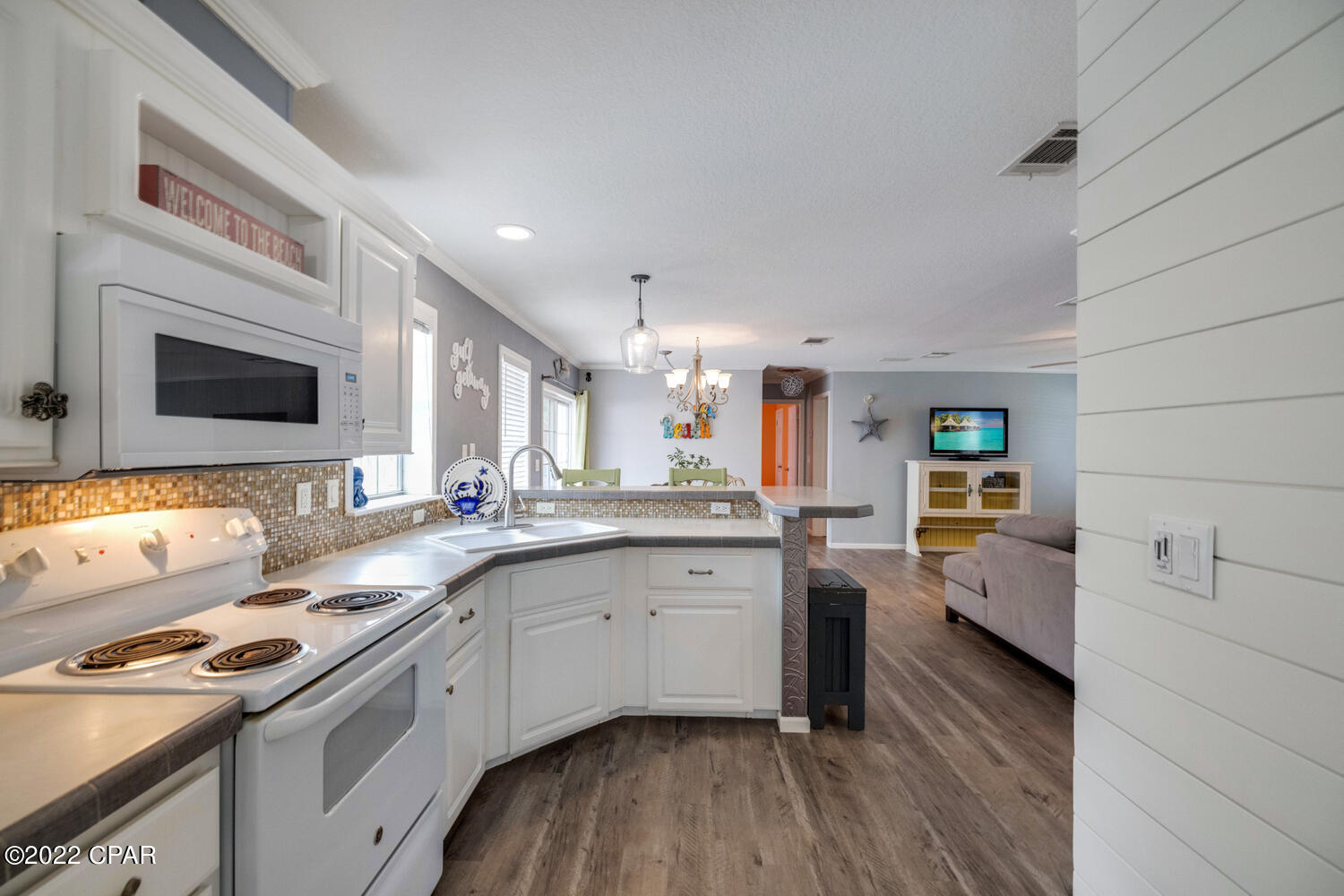 Laguna Beach Estates 7th Add - Residential