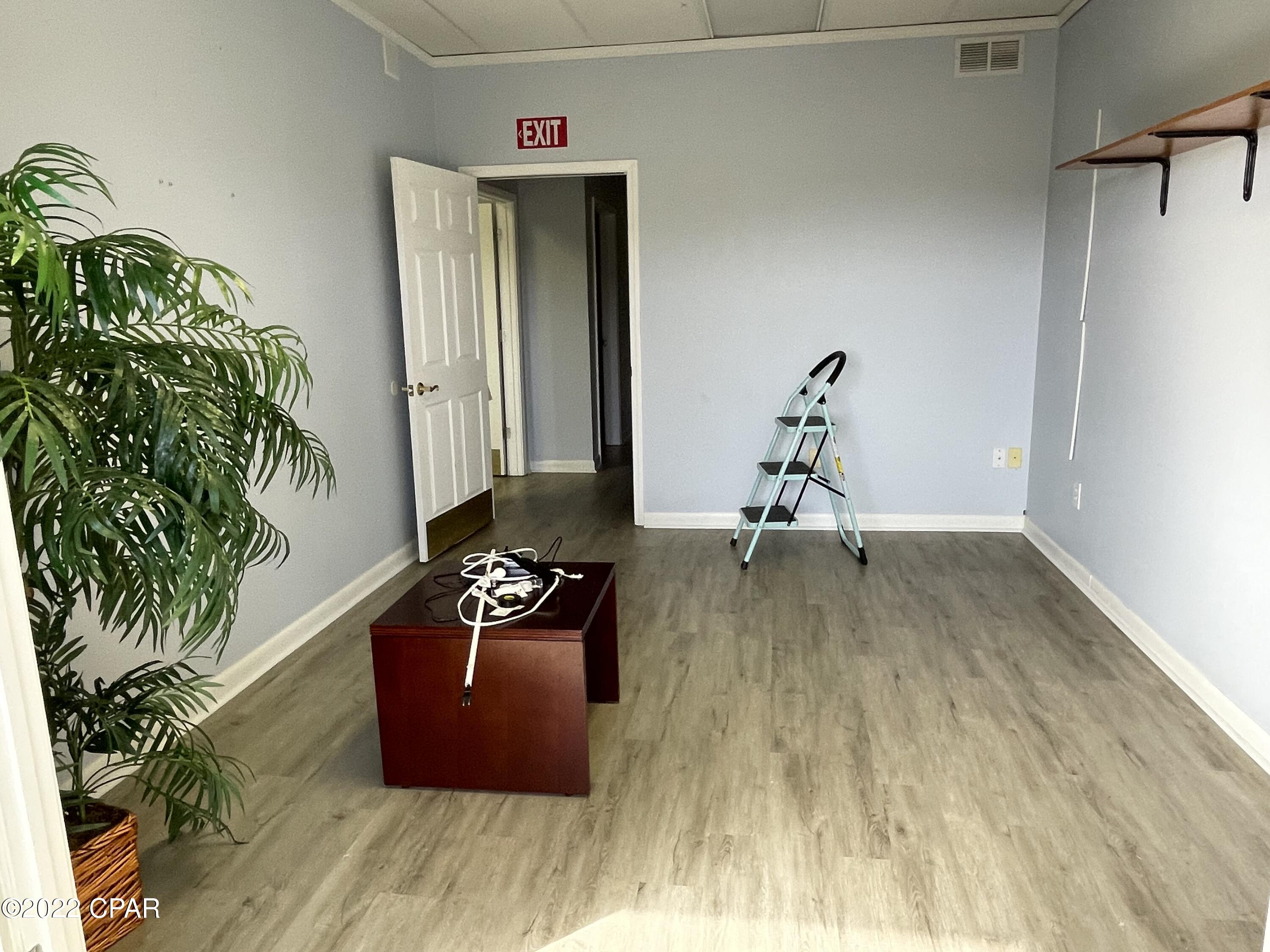 [No Recorded Subdiv] - Commercial Sale