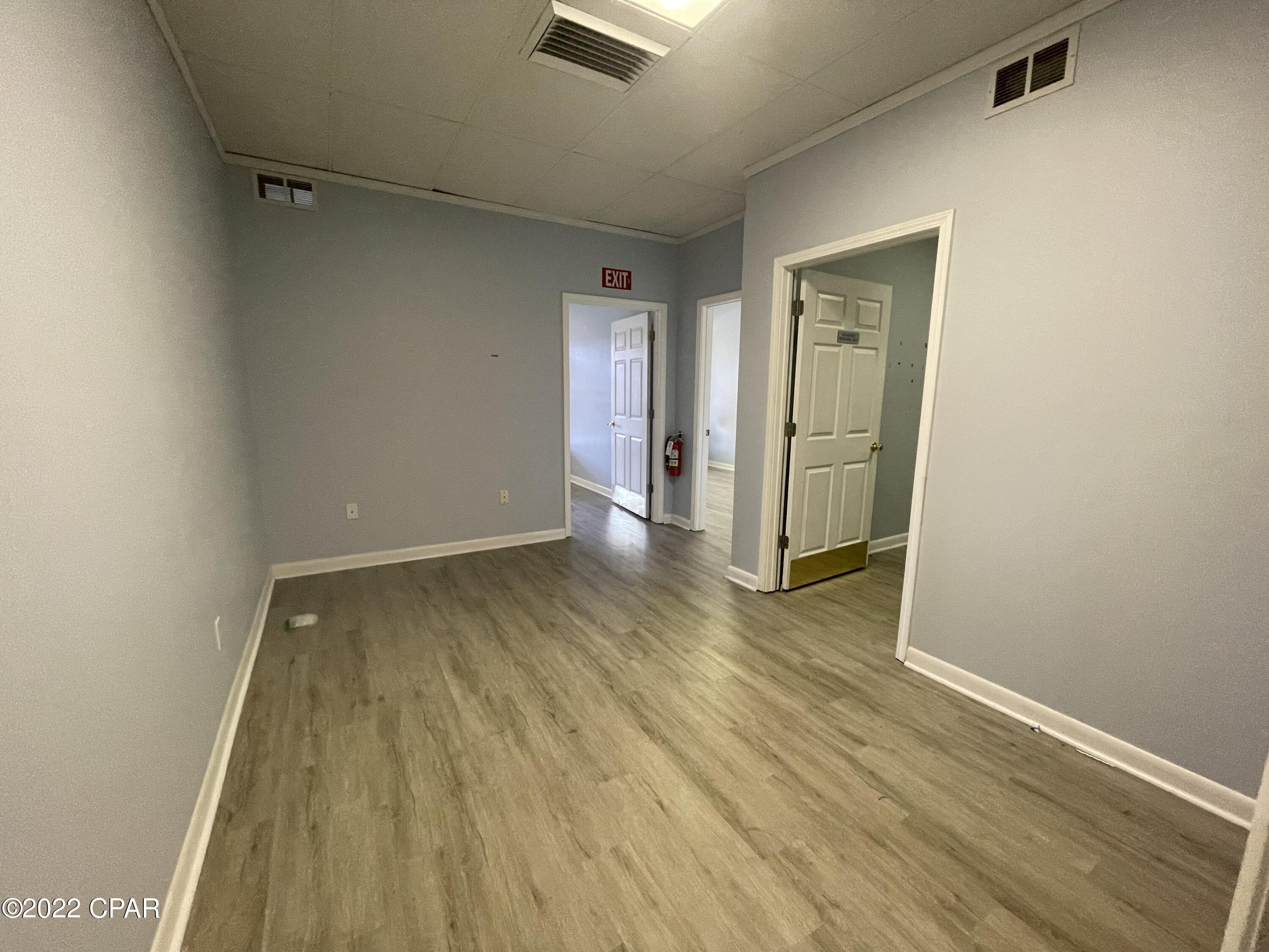 [No Recorded Subdiv] - Commercial Sale