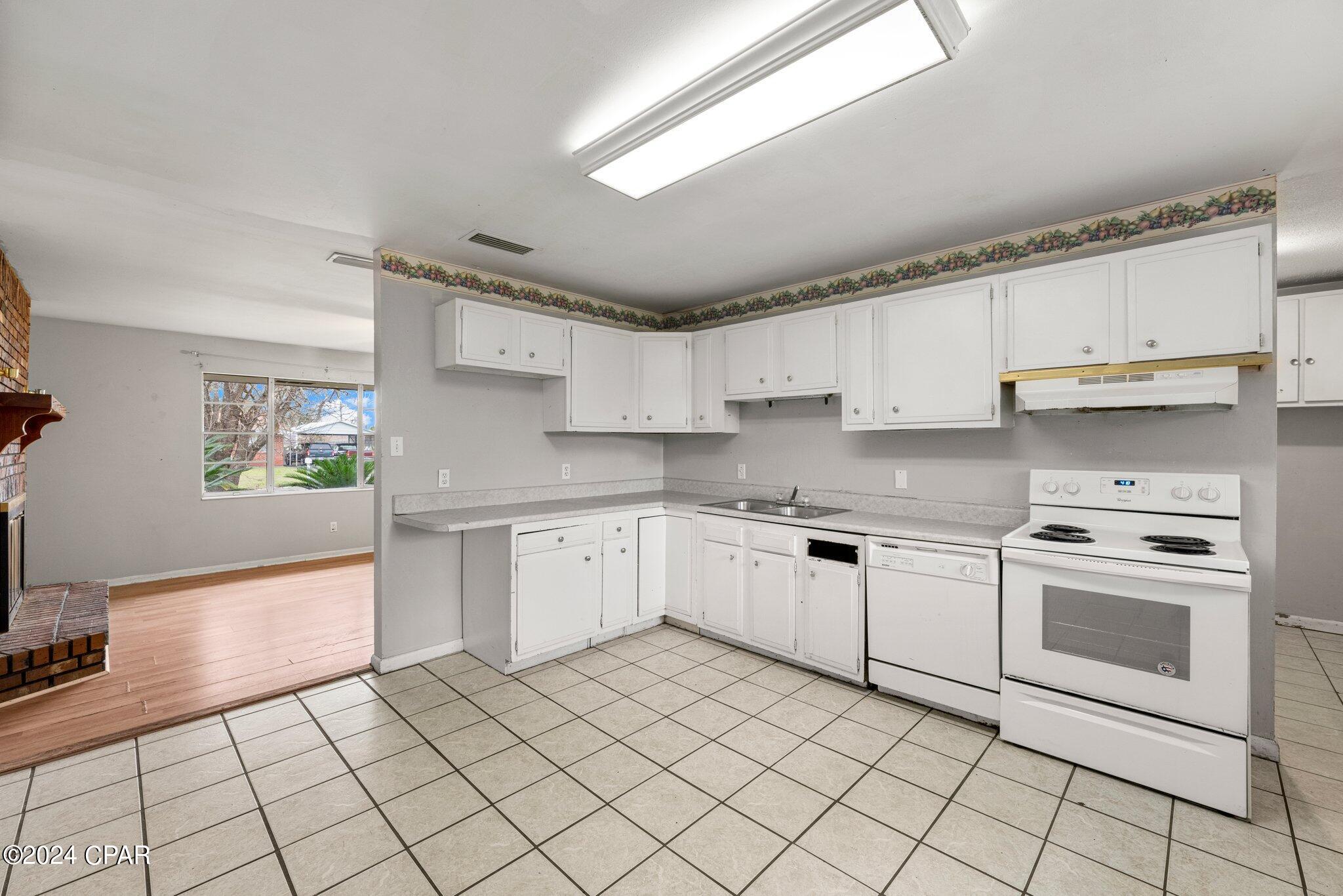 Hentz 1st Add Unit B - Residential