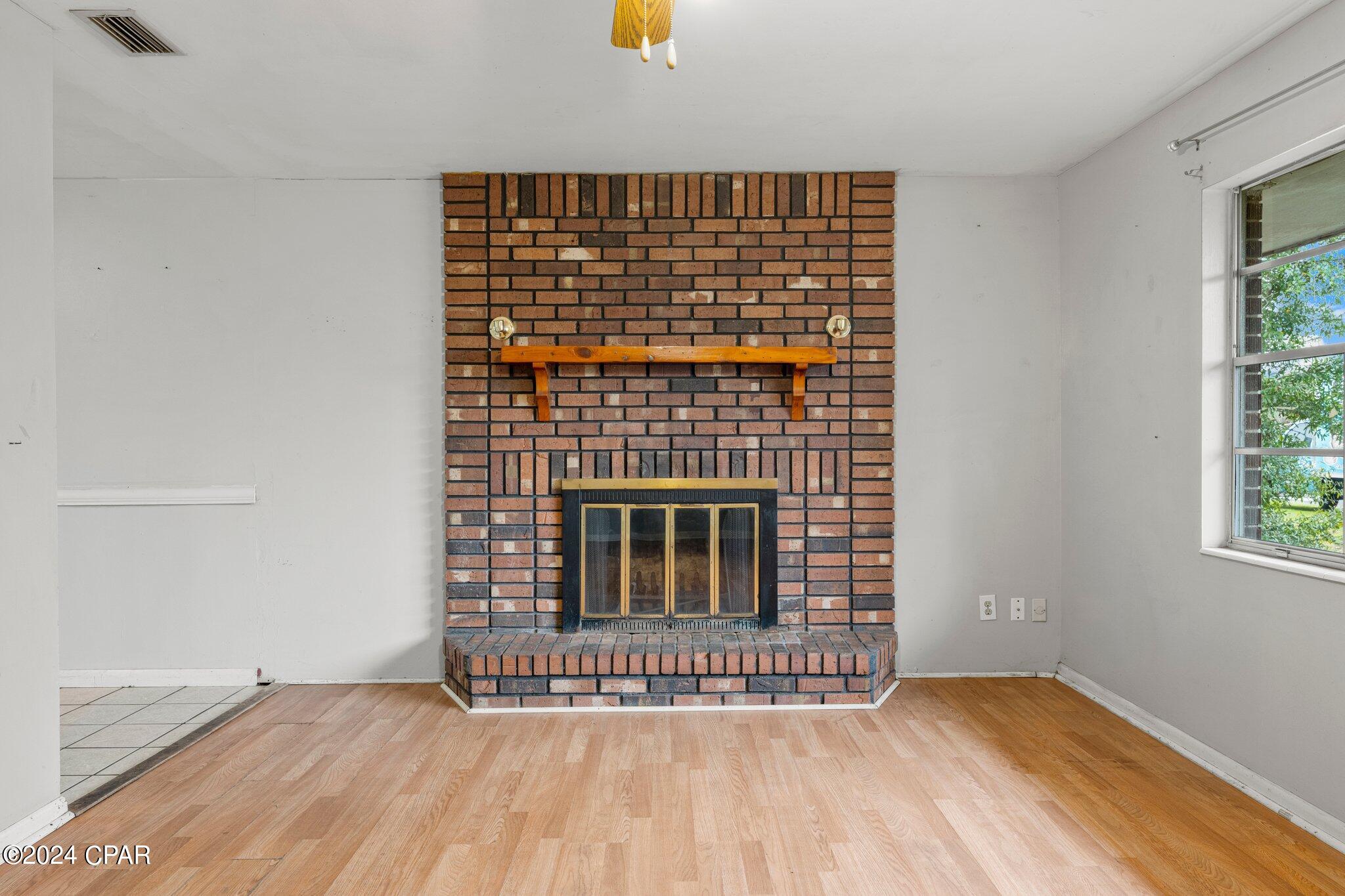 Hentz 1st Add Unit B - Residential