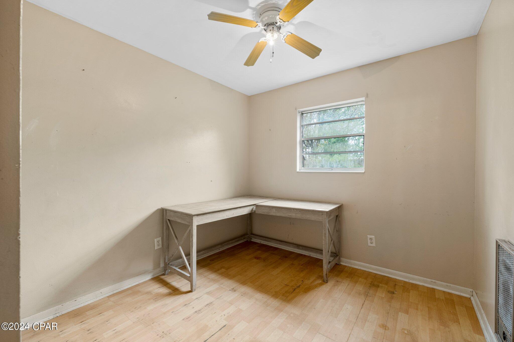 Hentz 1st Add Unit B - Residential