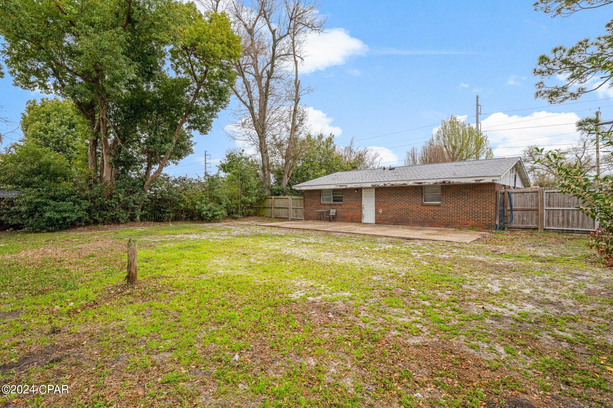 Hentz 1st Add Unit B - Residential