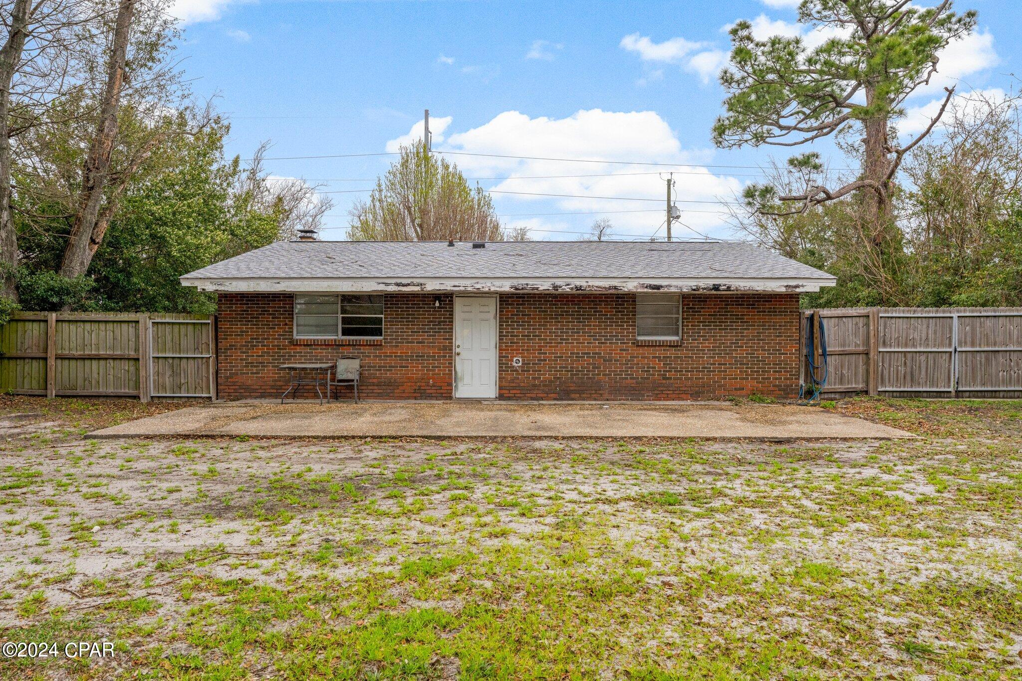 Hentz 1st Add Unit B - Residential