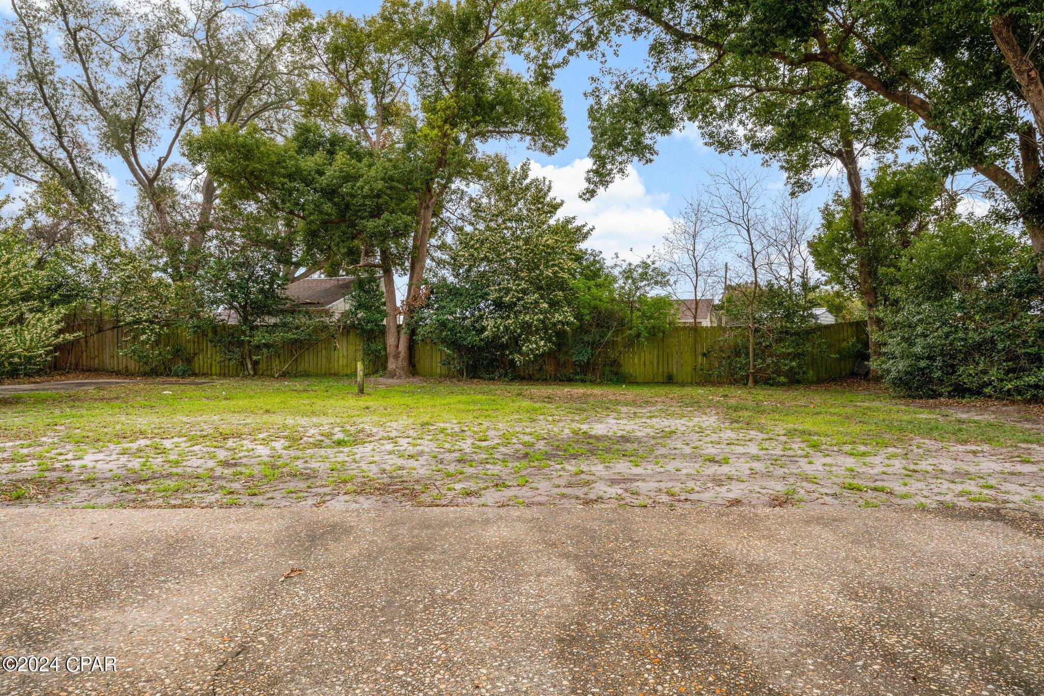 Hentz 1st Add Unit B - Residential