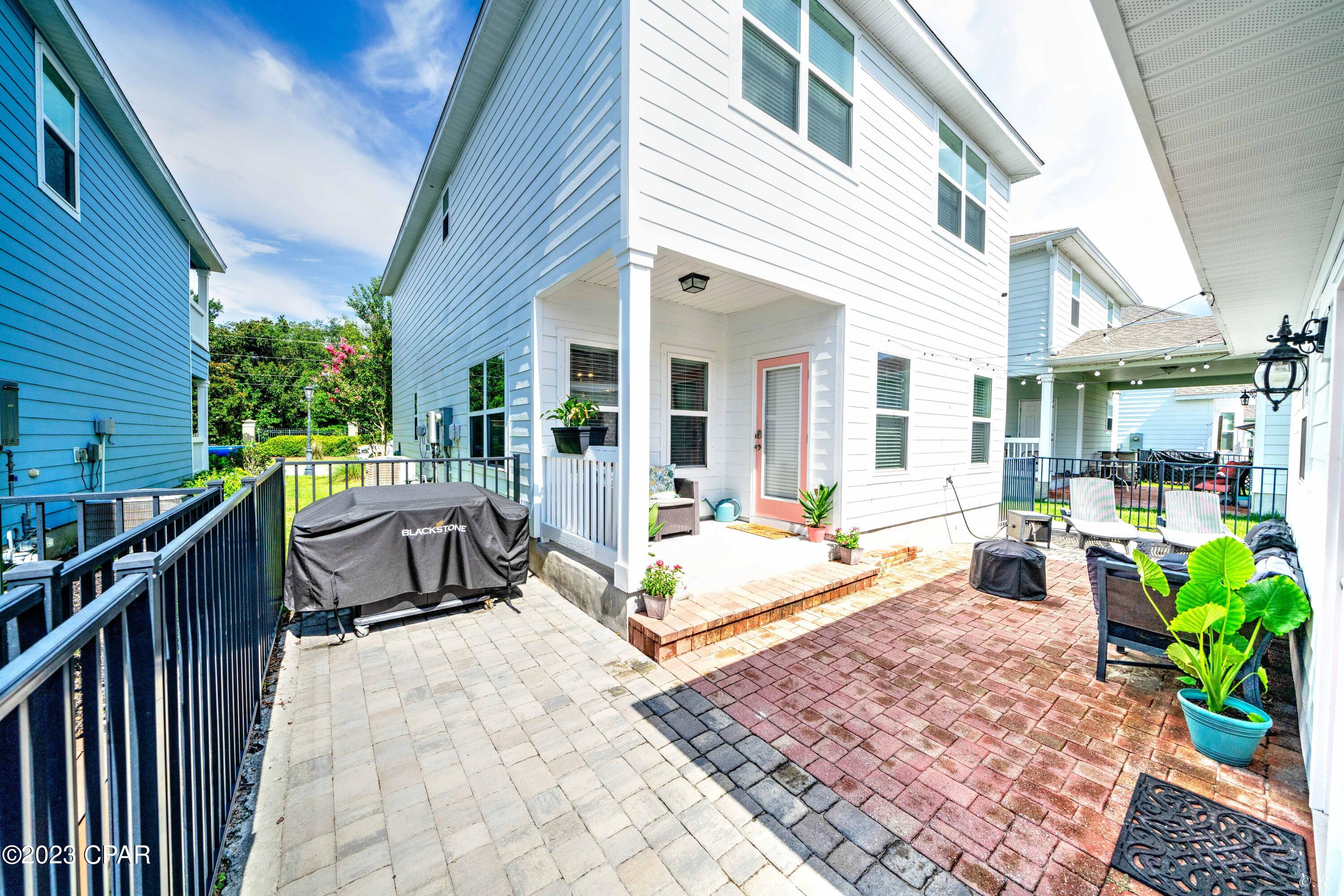 Magnolia Bay Club - Residential