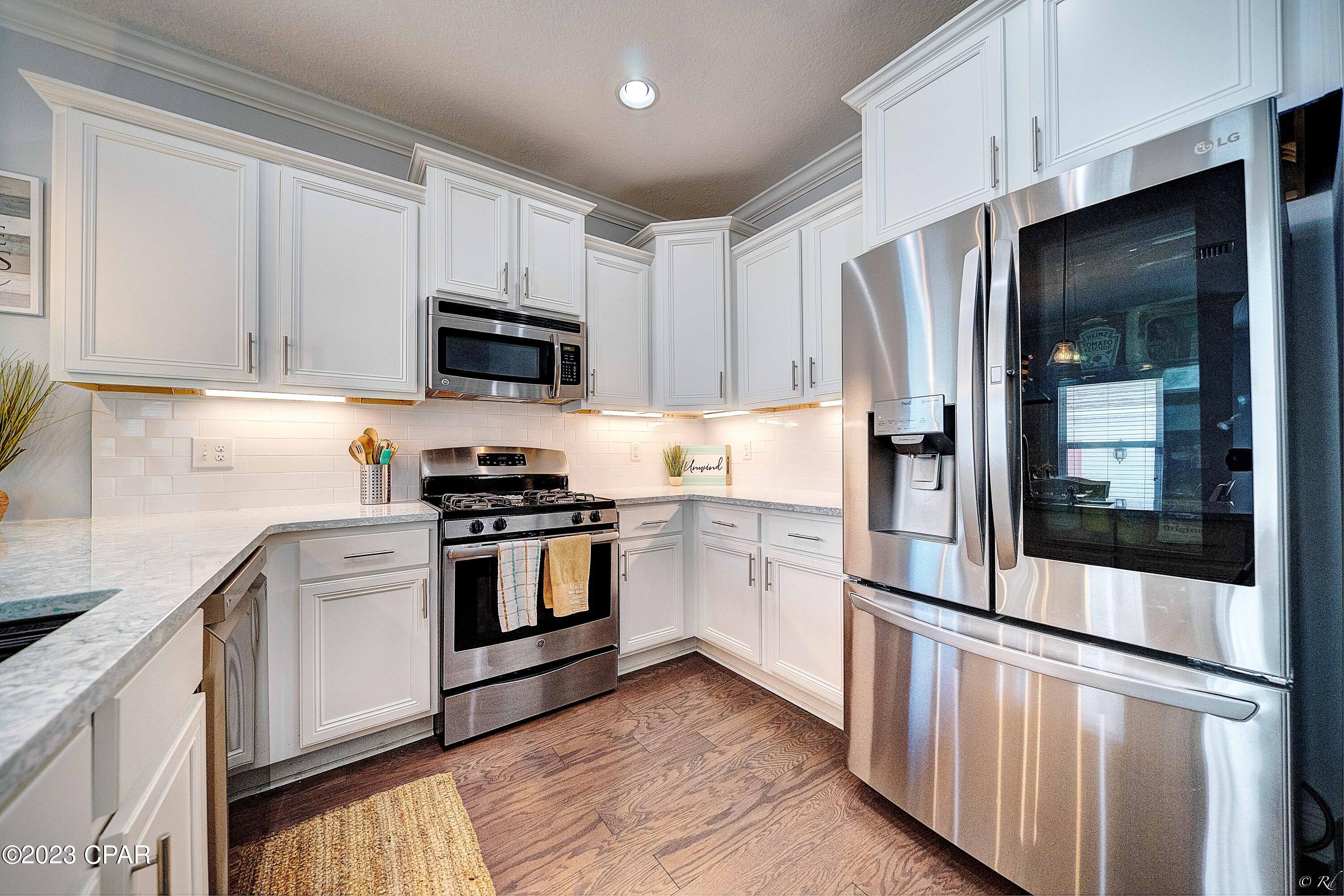 Magnolia Bay Club - Residential