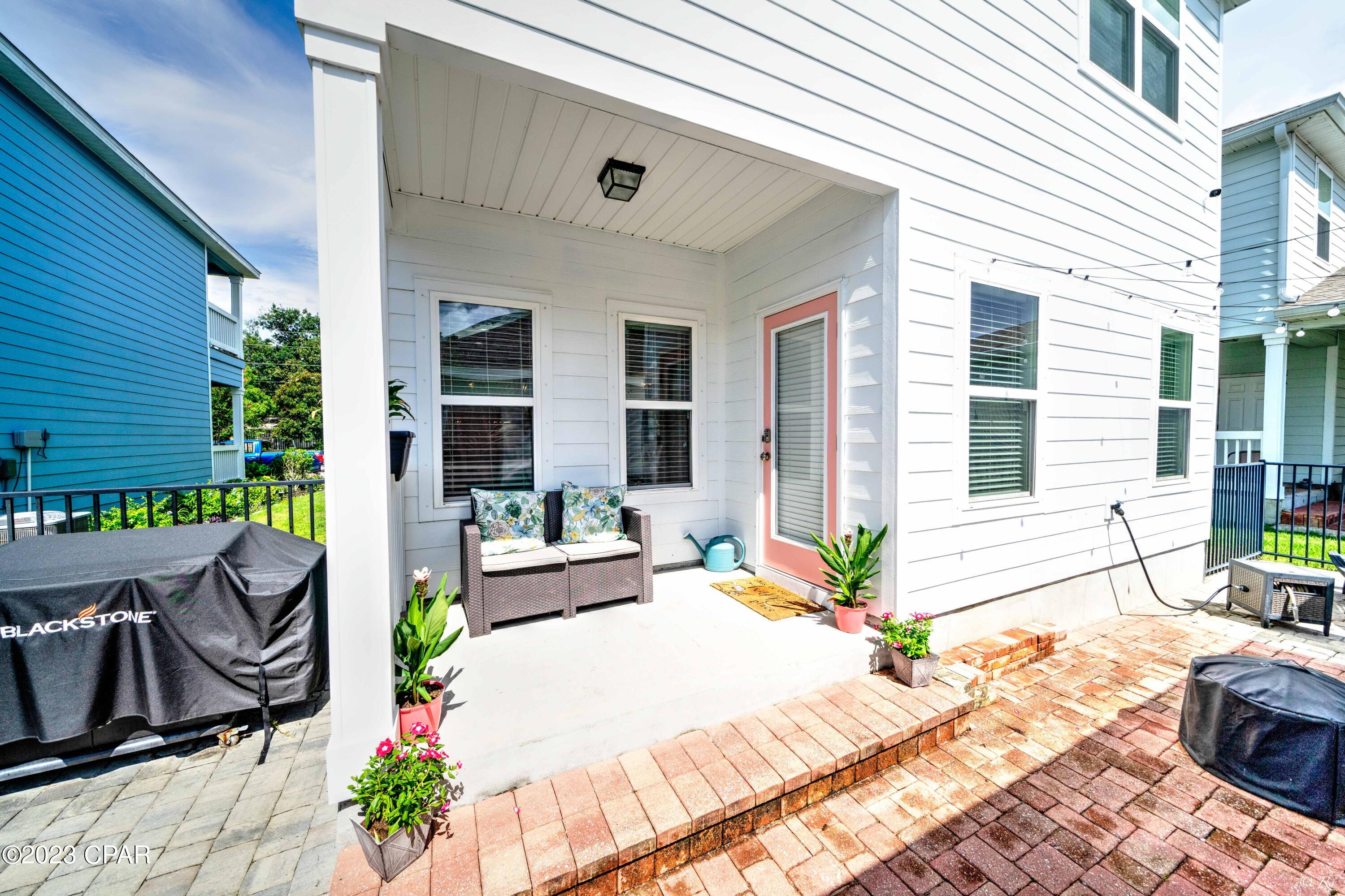 Magnolia Bay Club - Residential