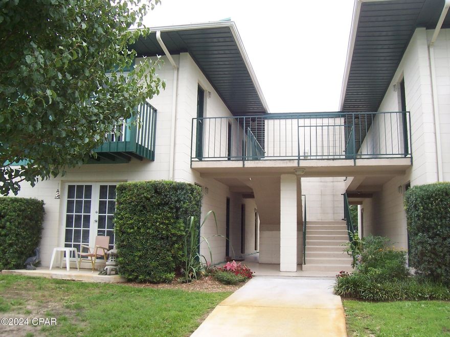 Charming, 2nd floor condo in the beautiful Landmark community on St. Andrew's Bay! Within walking distance of historic downtown St. Andrew's and all that it has to offer. The community offers a beautiful and relaxed environment with public spaces and a community pool.

*Basic Cable TV, Water/Sewer & Garbage Included!*

*ALL pets are subject to owner approval and non-refundable fees*