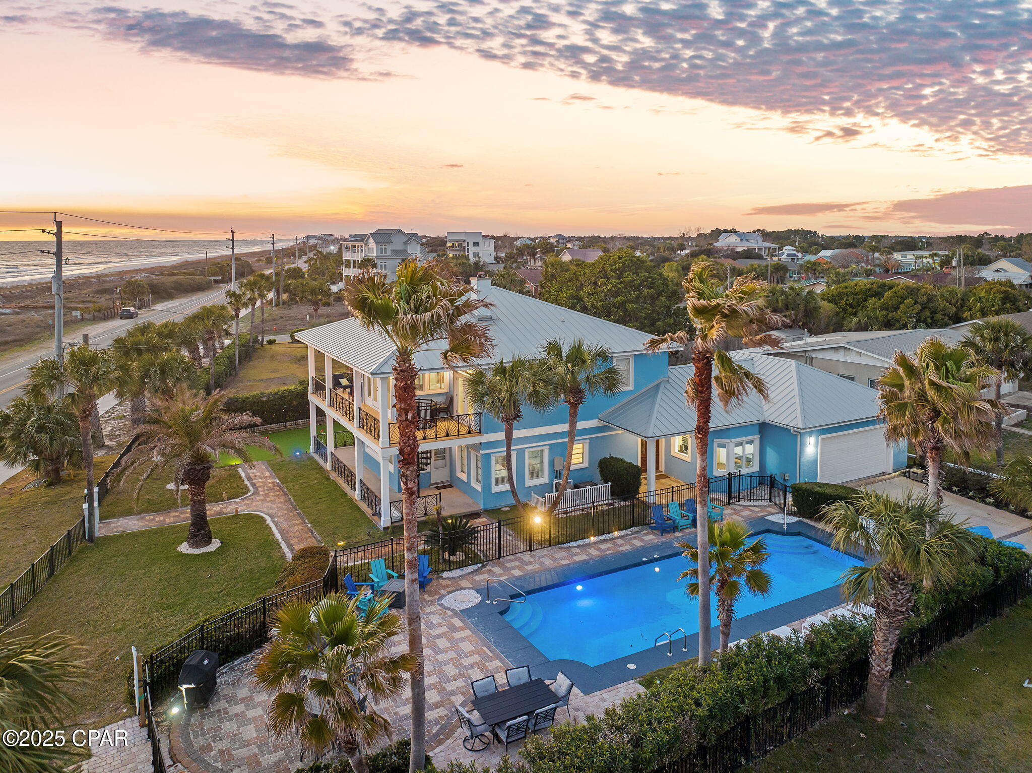 Santa Monica Beach - Residential