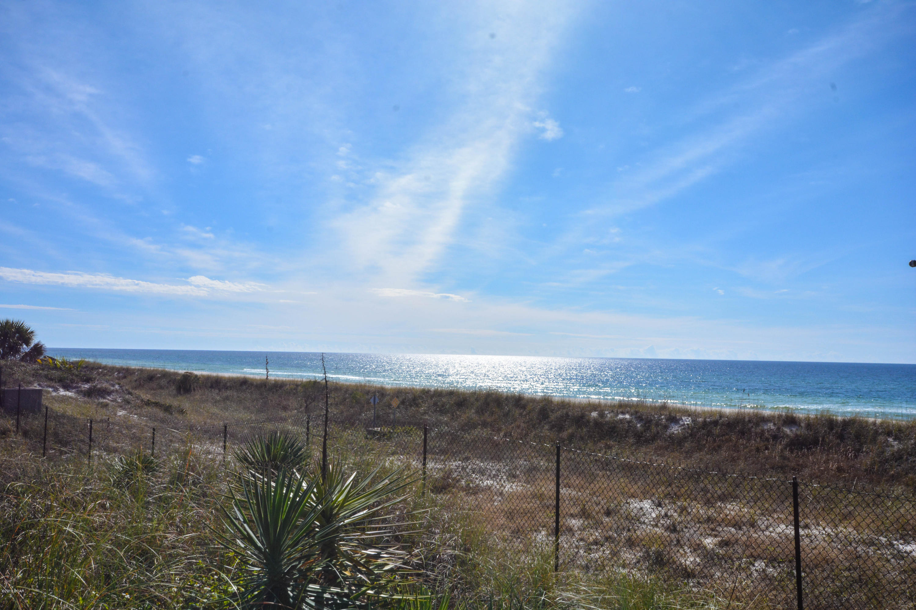 Seaclusion Beach - Land